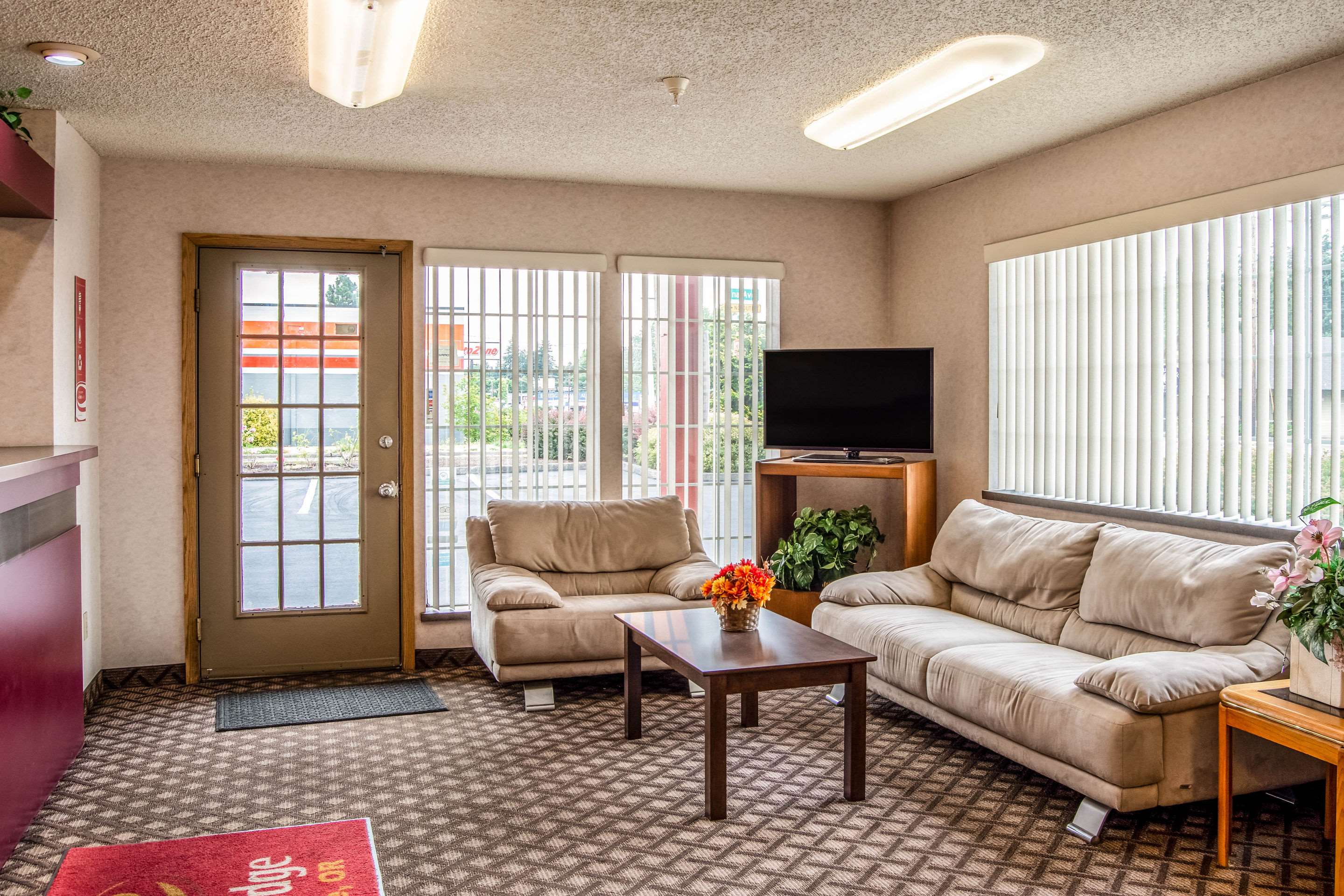 Lobby with sitting area