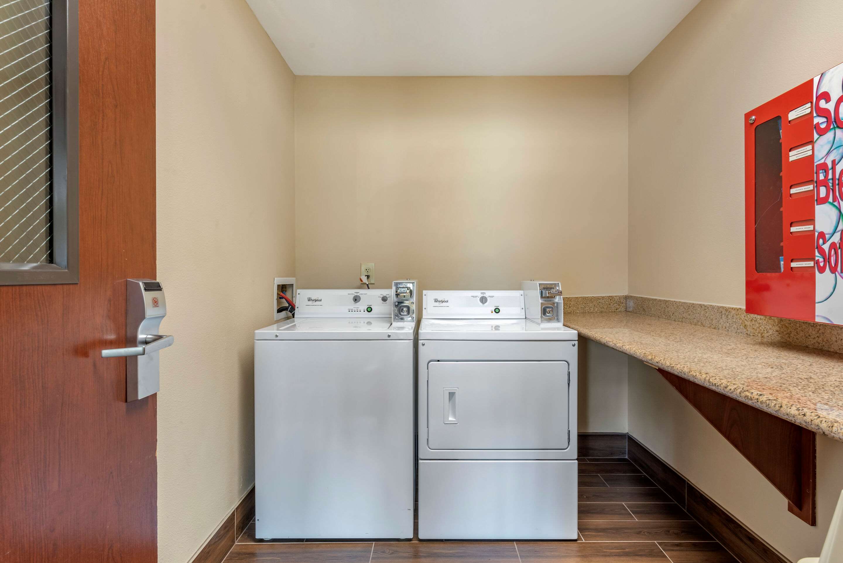 Guest laundry facilities | Comfort Inn Portland