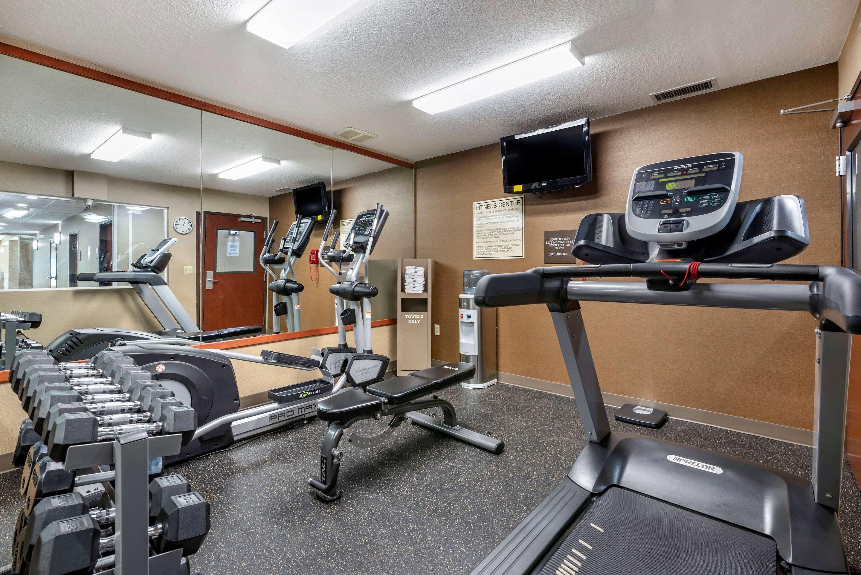 Fitness center | Comfort Inn Portland