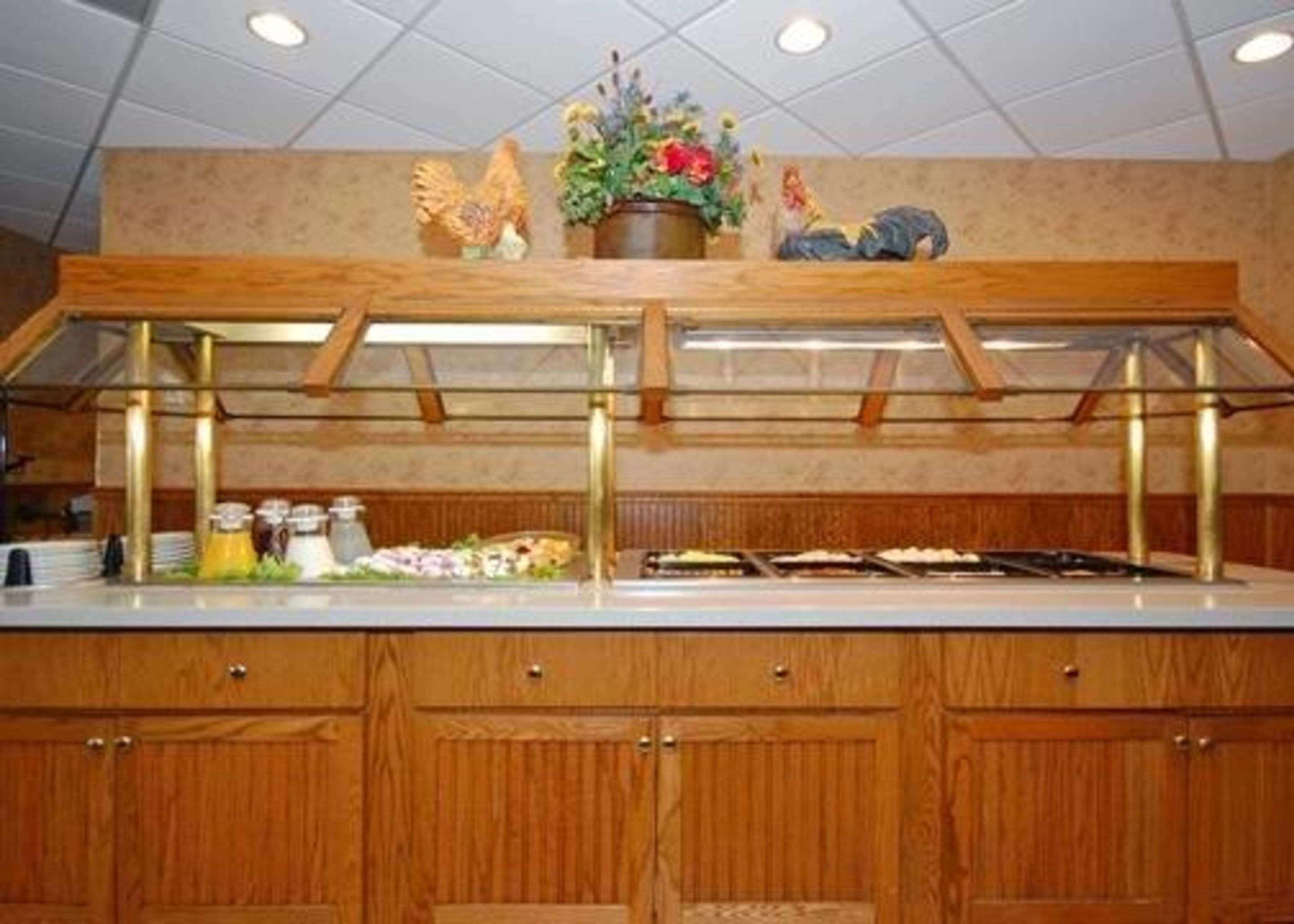 Breakfast bar | Quality Inn & Suites