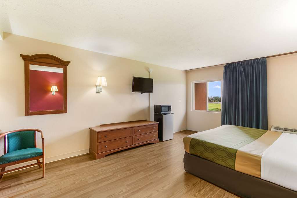 Guest room with king bed(s)