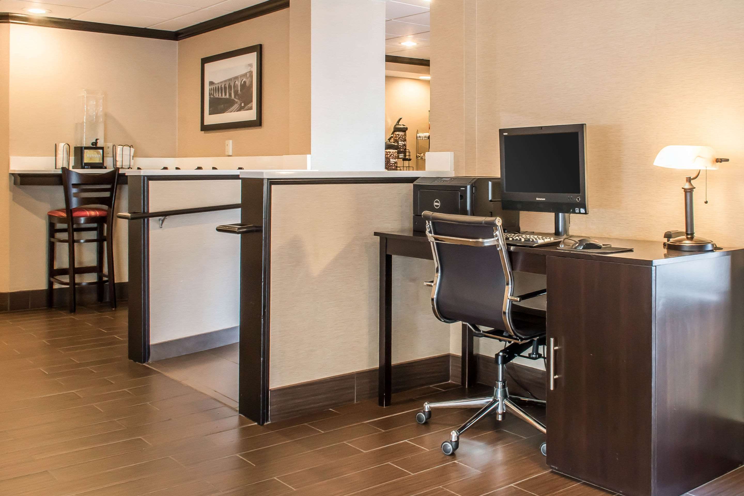 Business center | Comfort Inn