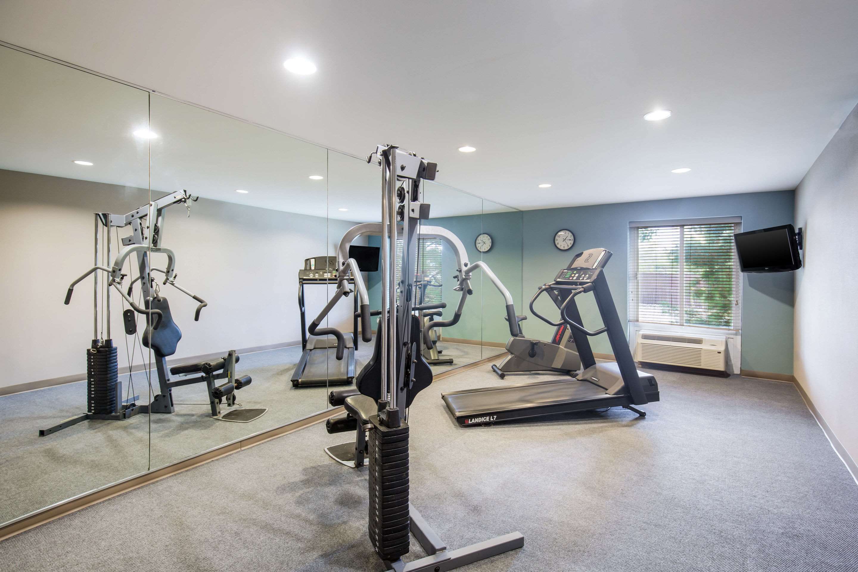 Exercise room | Sleep Inn & Suites Dunmore