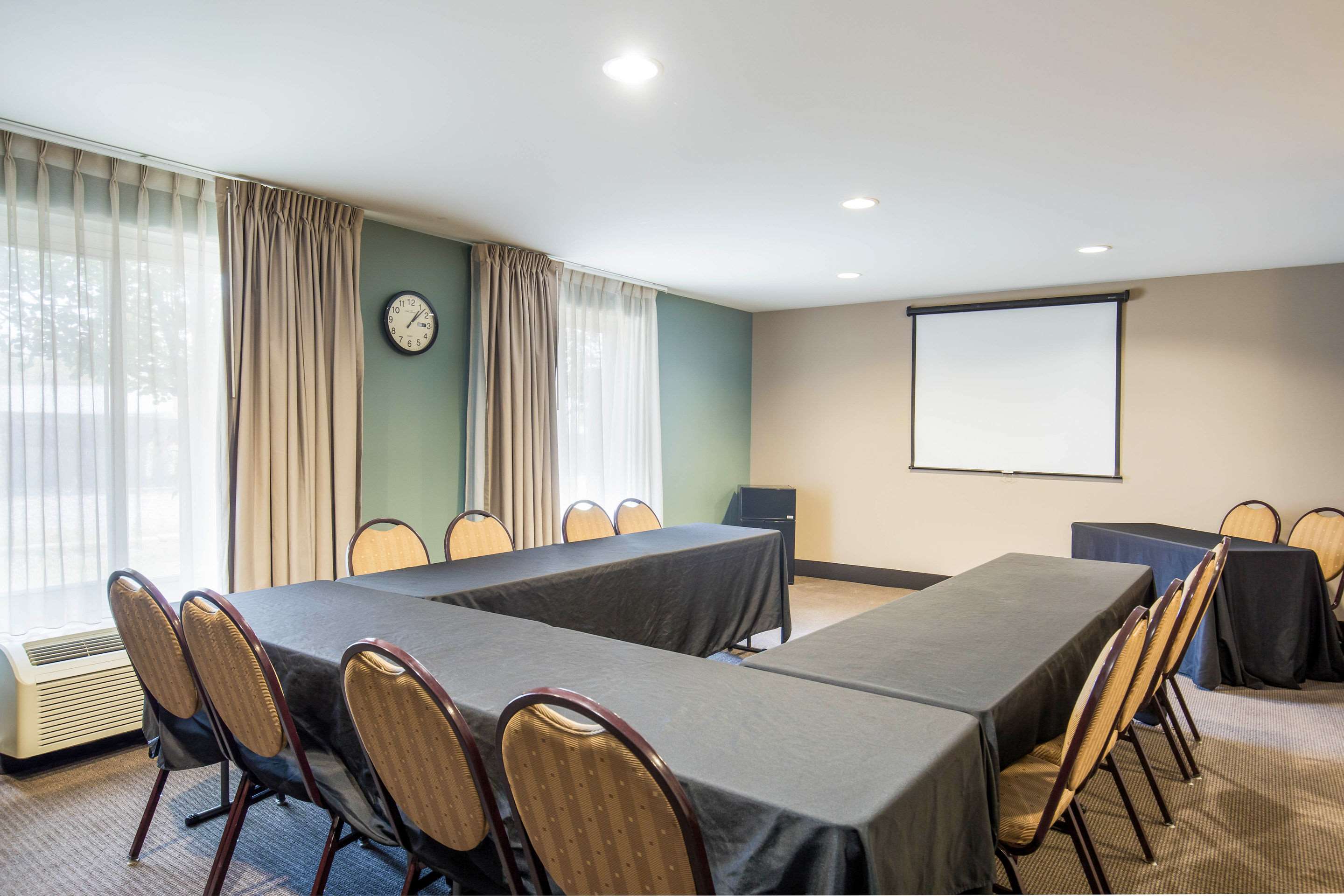 Meeting room | Sleep Inn & Suites Dunmore