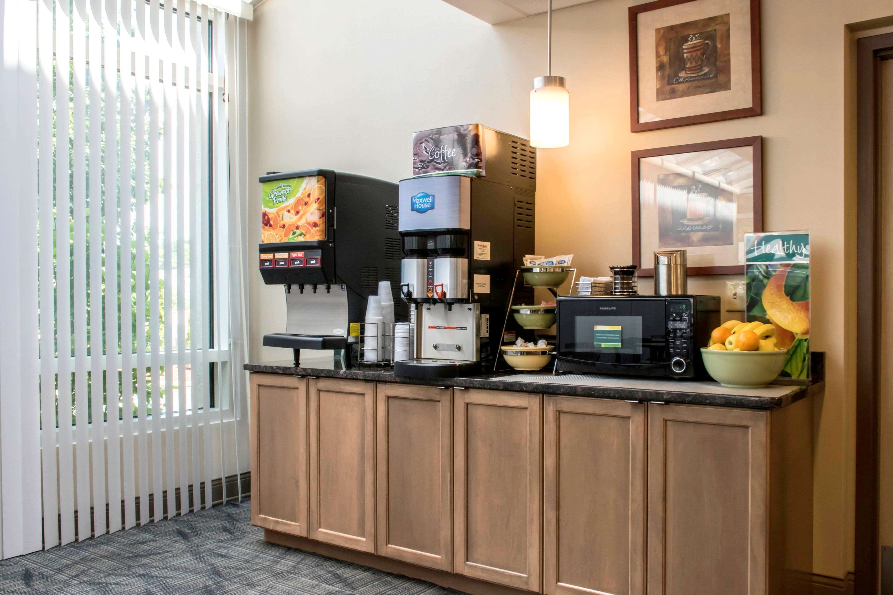 Breakfast bar | Quality Inn Near University Park