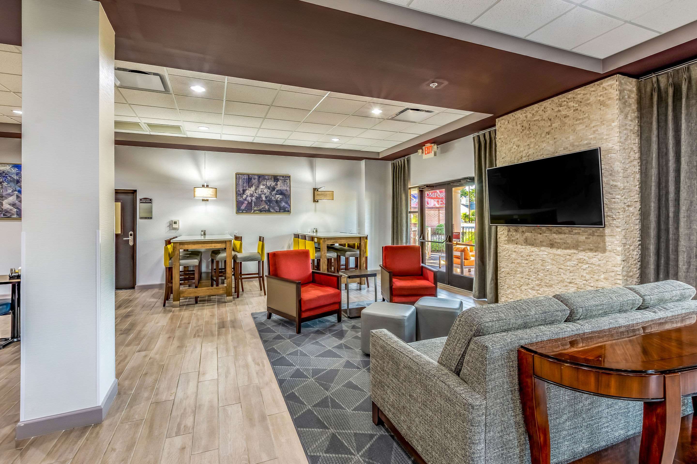 Lobby with sitting area
