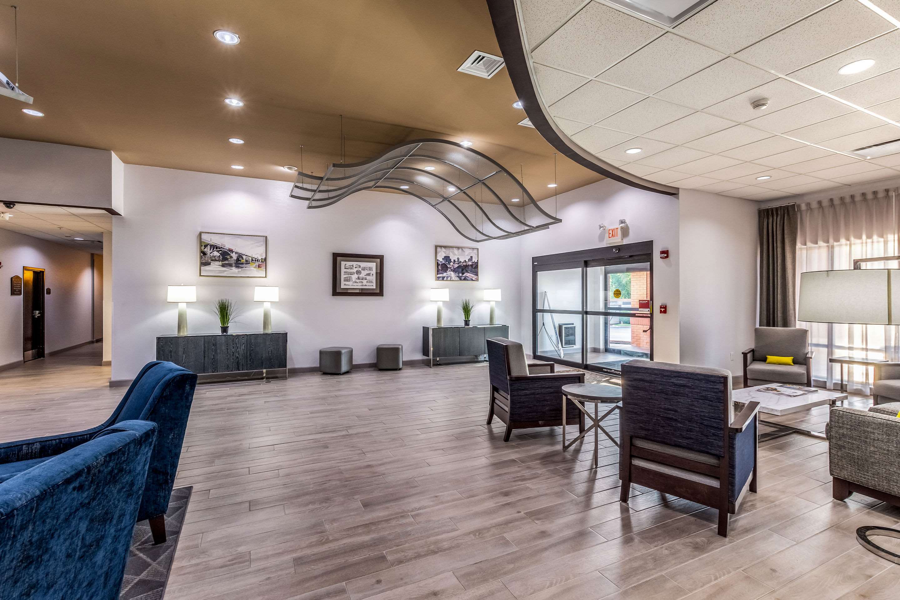 Lobby with sitting area