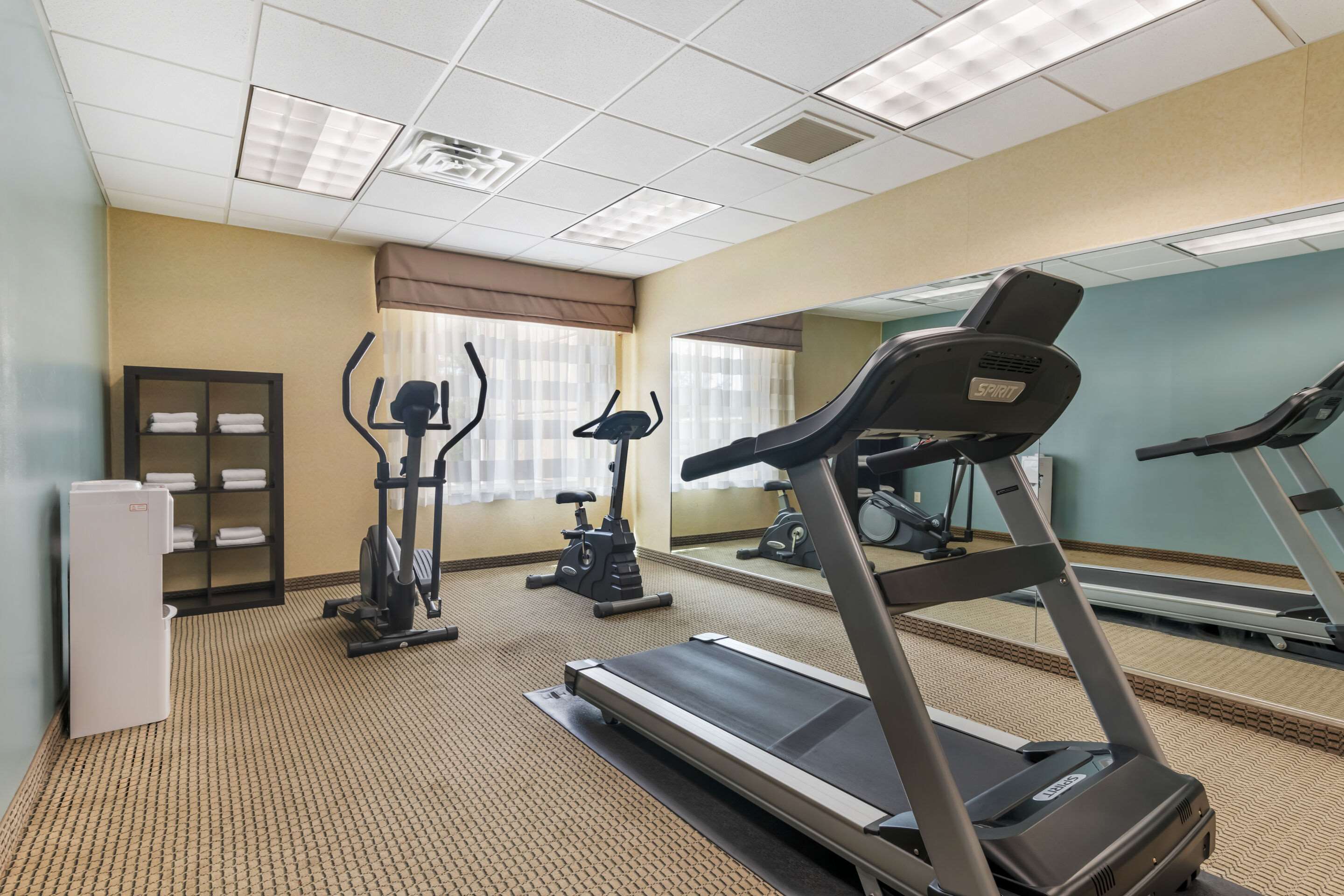 Exercise room with cardio equipment