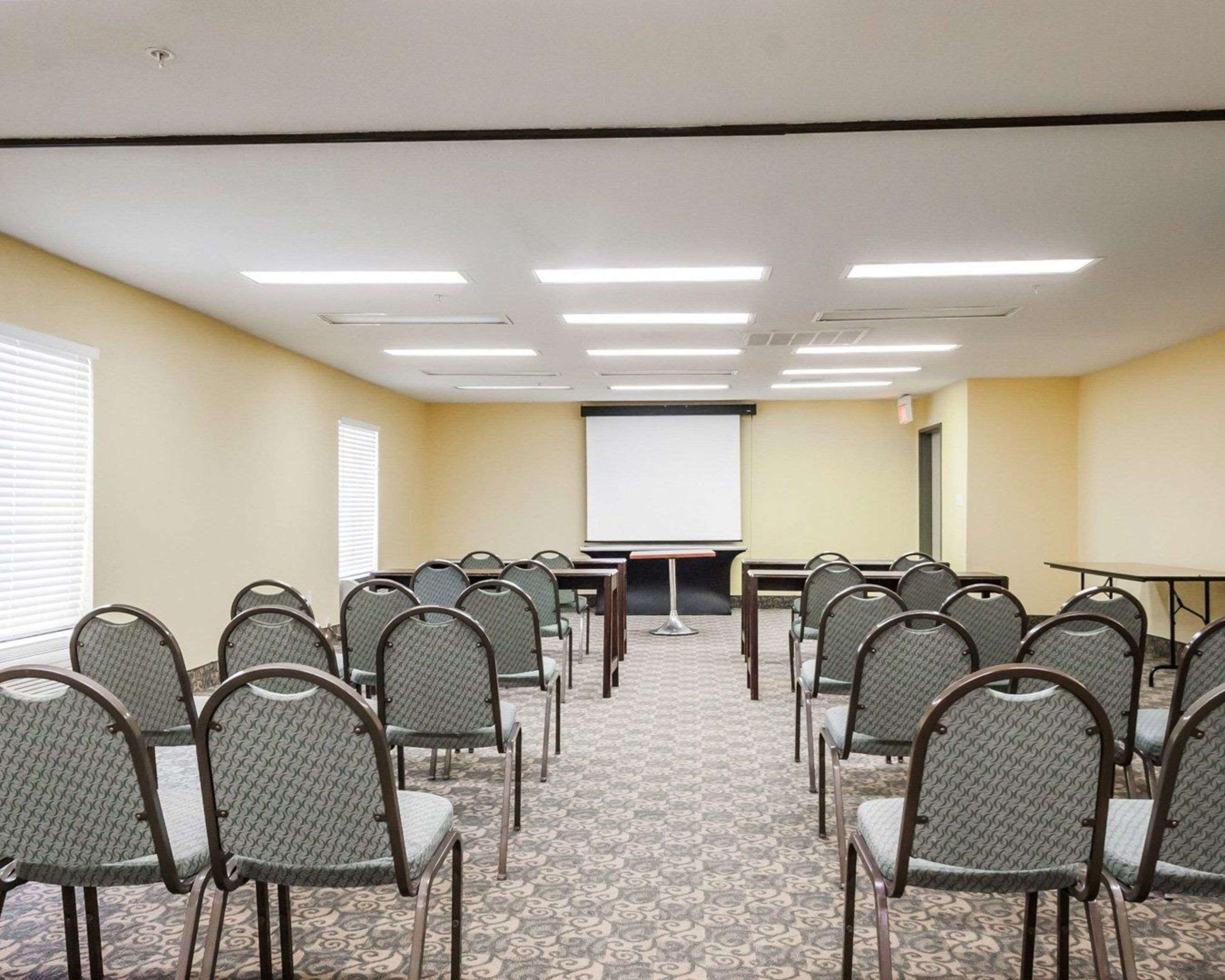 Large space for receptions, parties, anniversaries and business meetings | Staybridge Suites Memphis East Cordova, an IHG Hotel