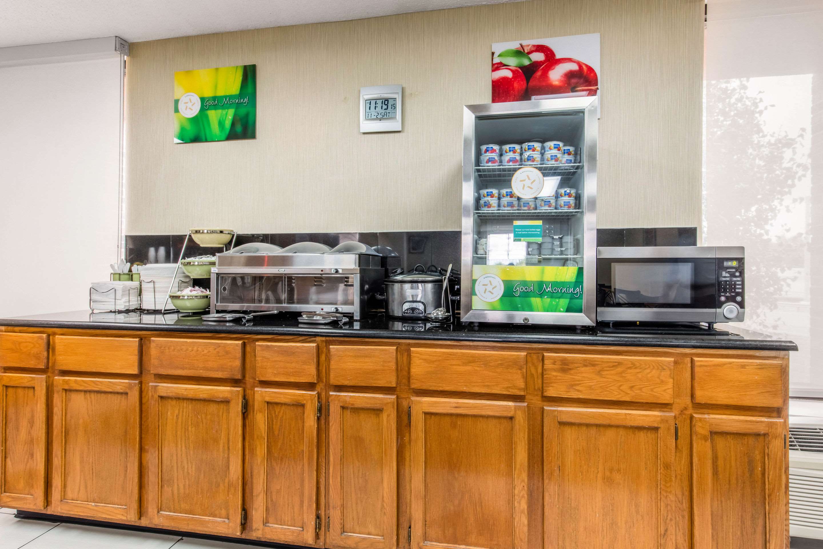 Breakfast counter | Quality Inn Opryland Area