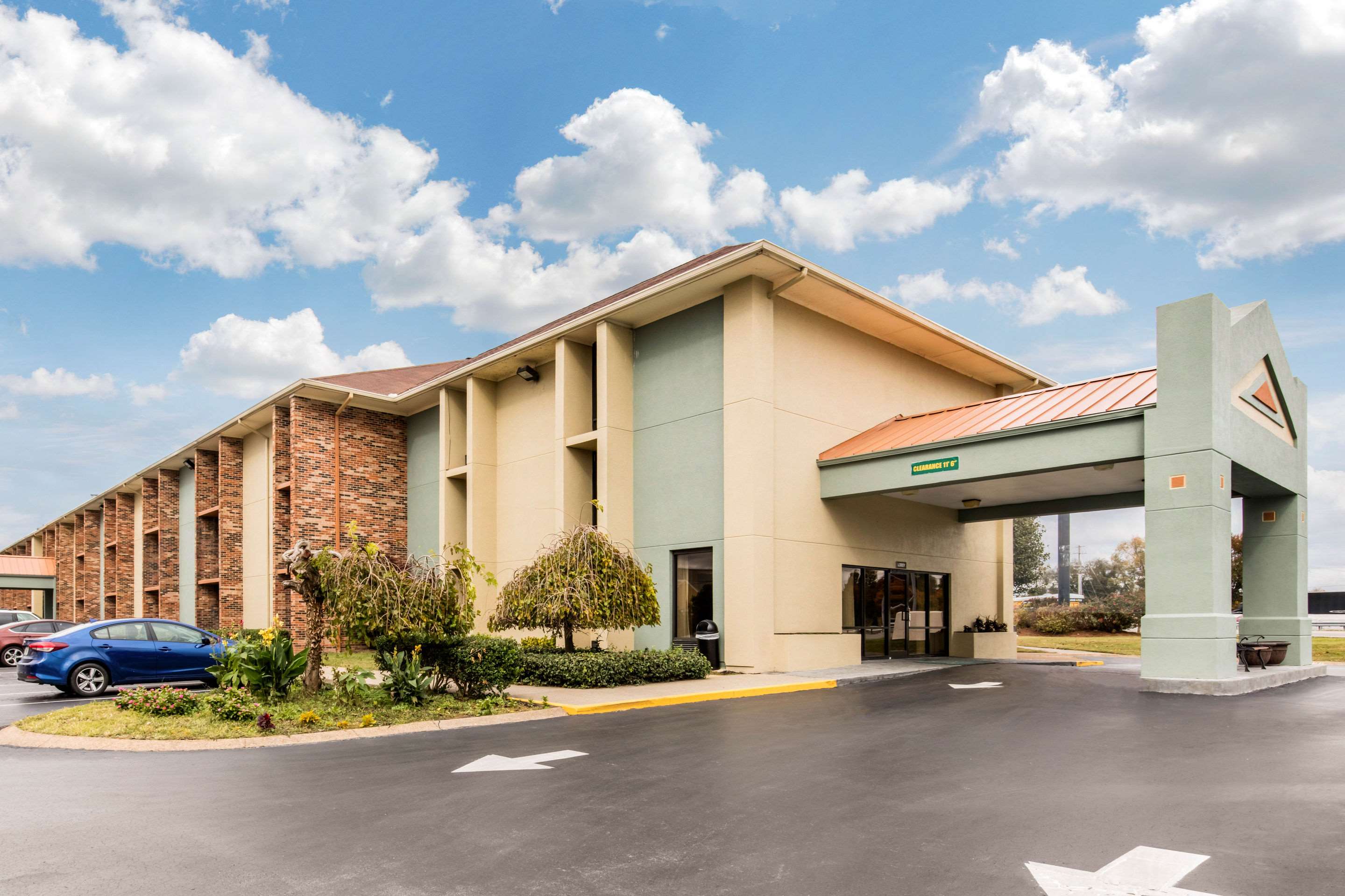 Hotel exterior | Quality Inn Opryland Area