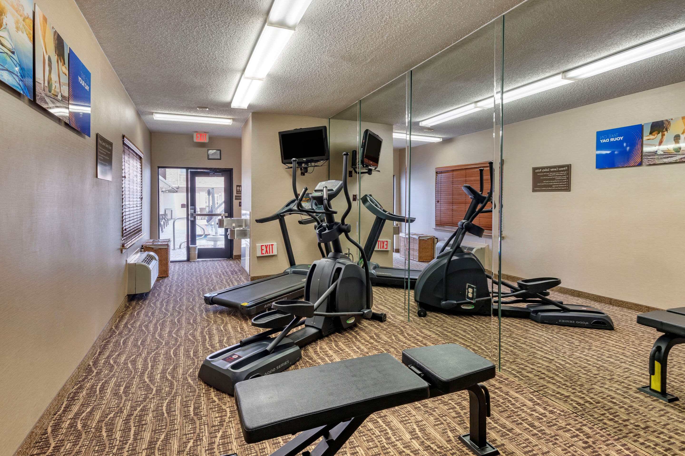 Fitness center | Comfort Inn DFW North-Irving