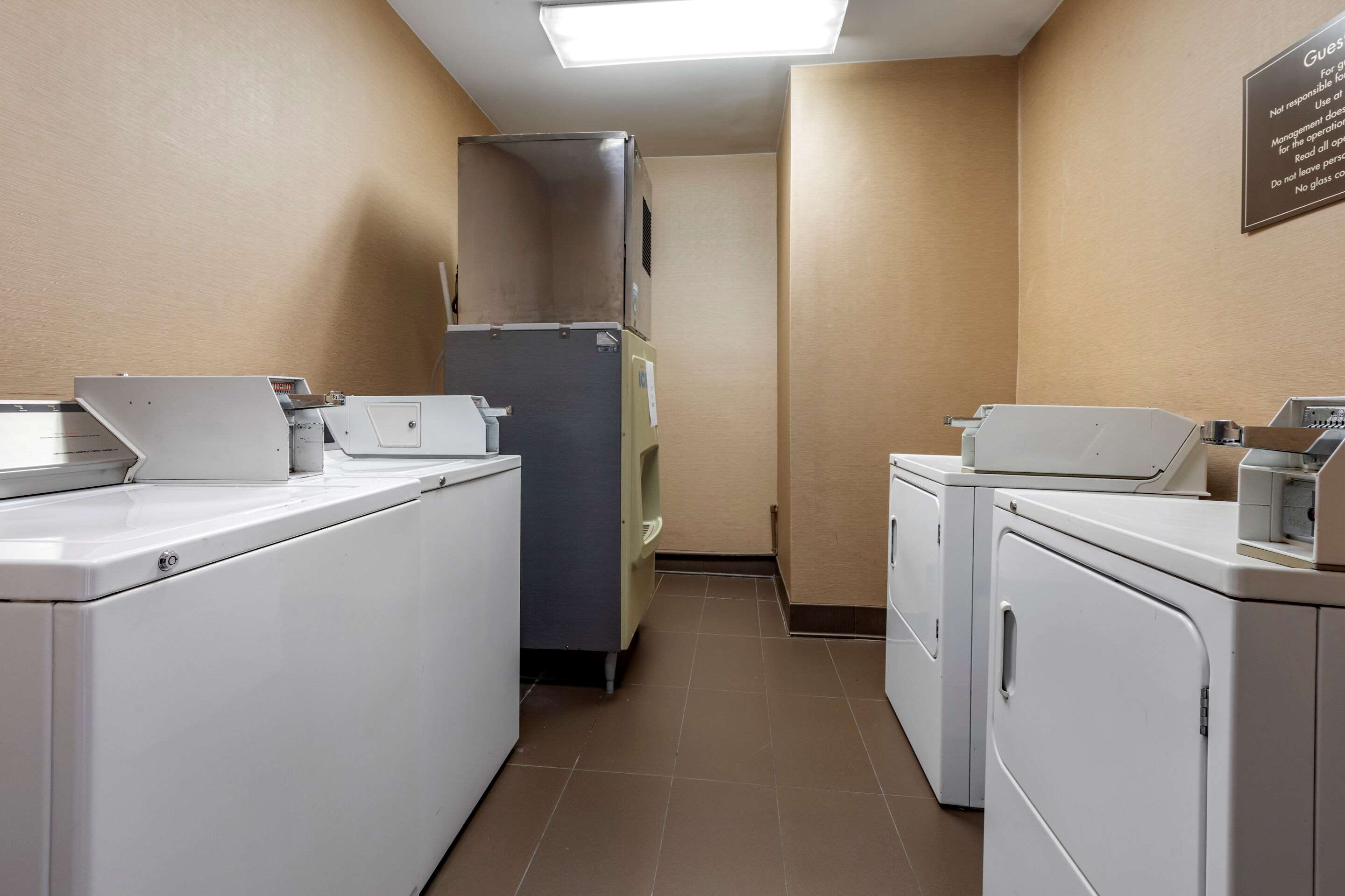 Guest laundry facilities | Comfort Inn DFW North-Irving