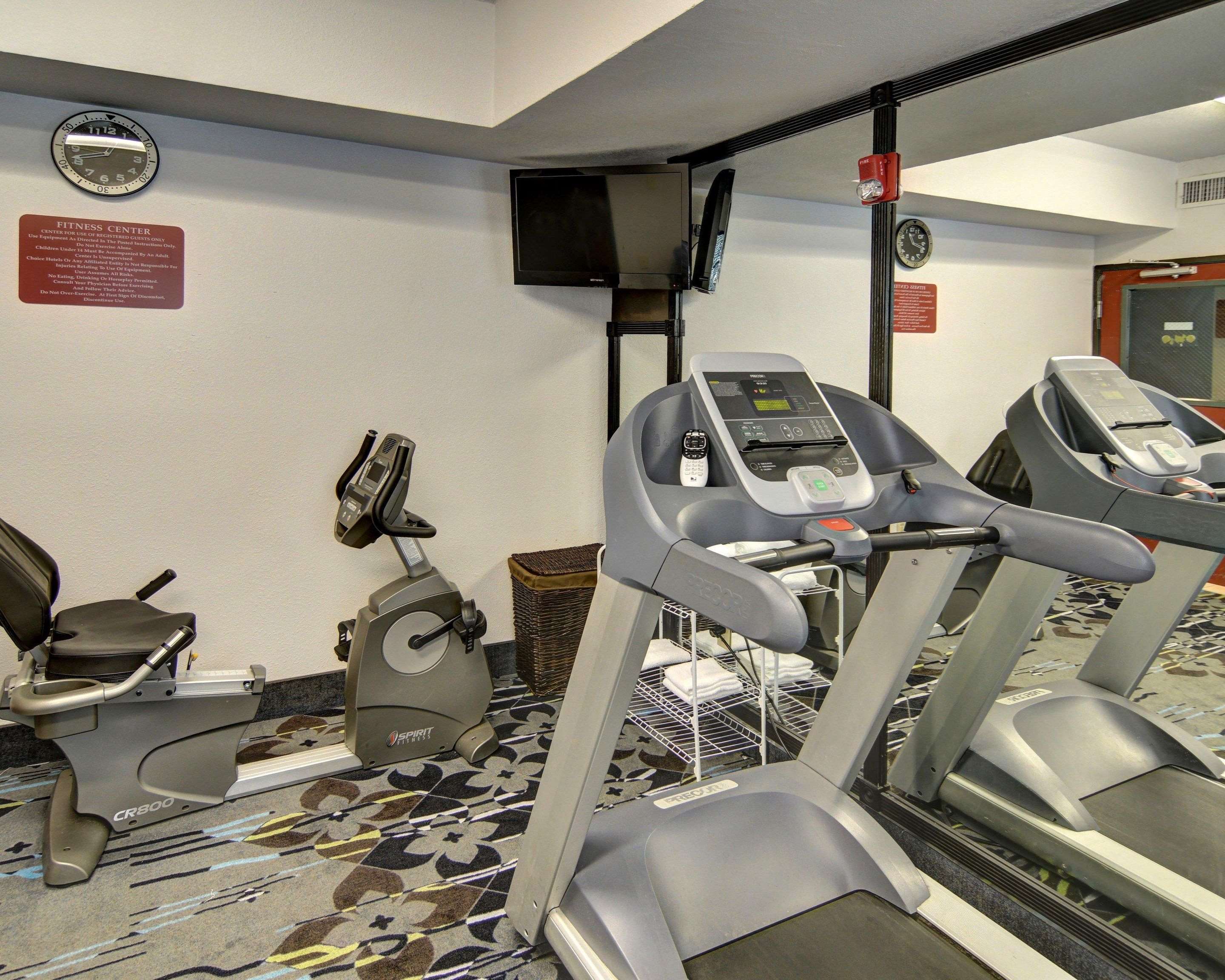 Exercise room with cardio equipment