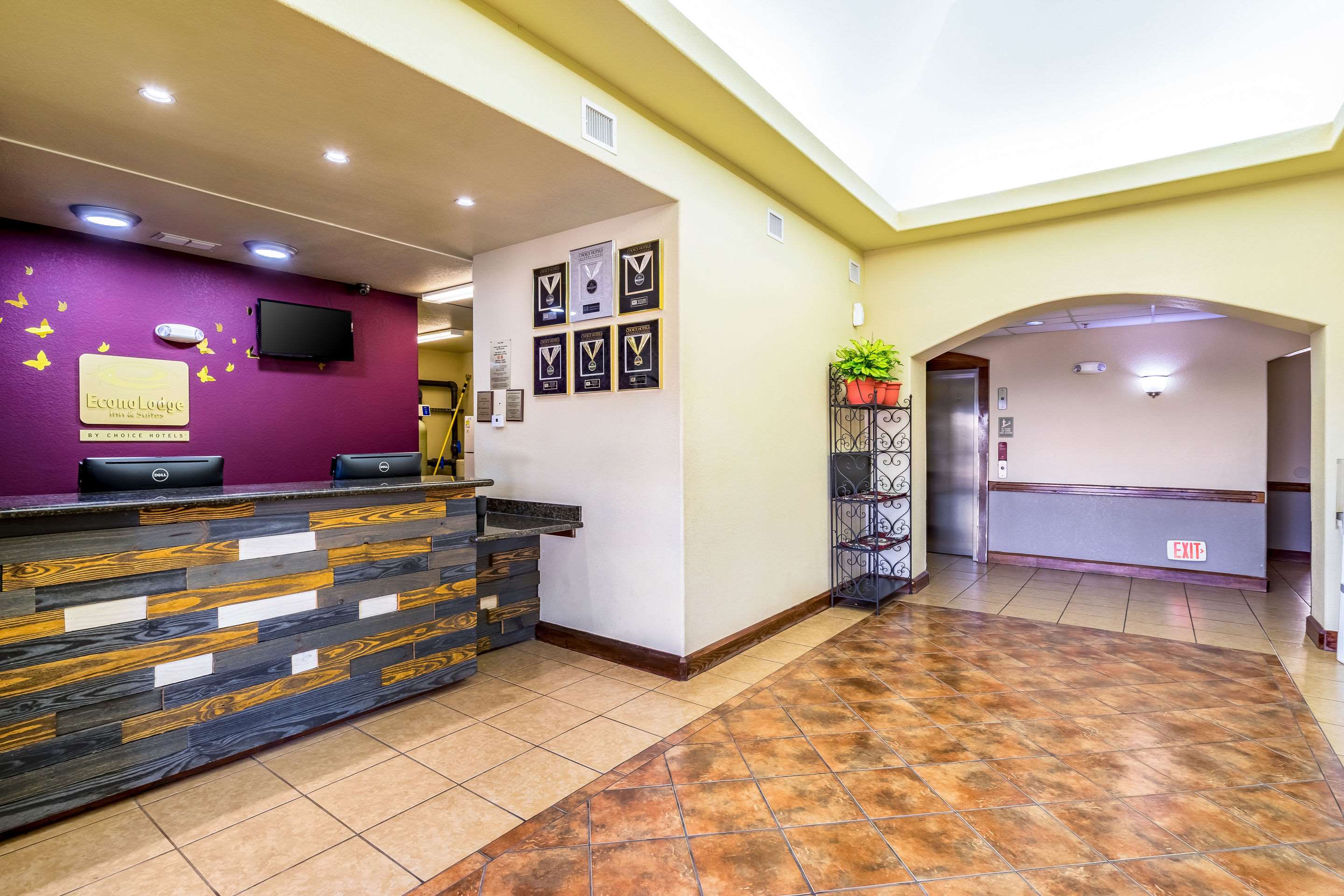 Front desk with friendly staff | AmericInn by Wyndham New Braunfels