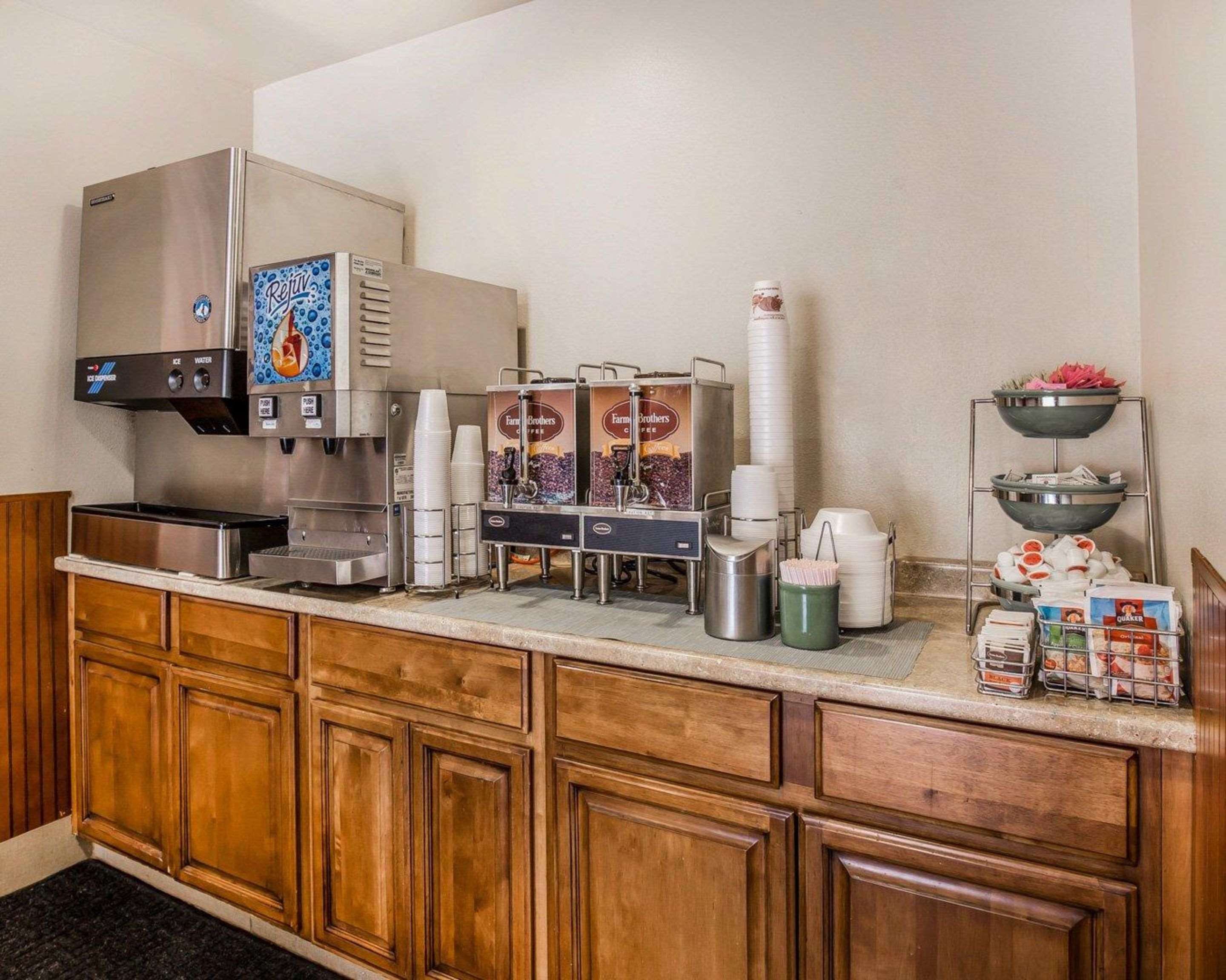 Breakfast counter