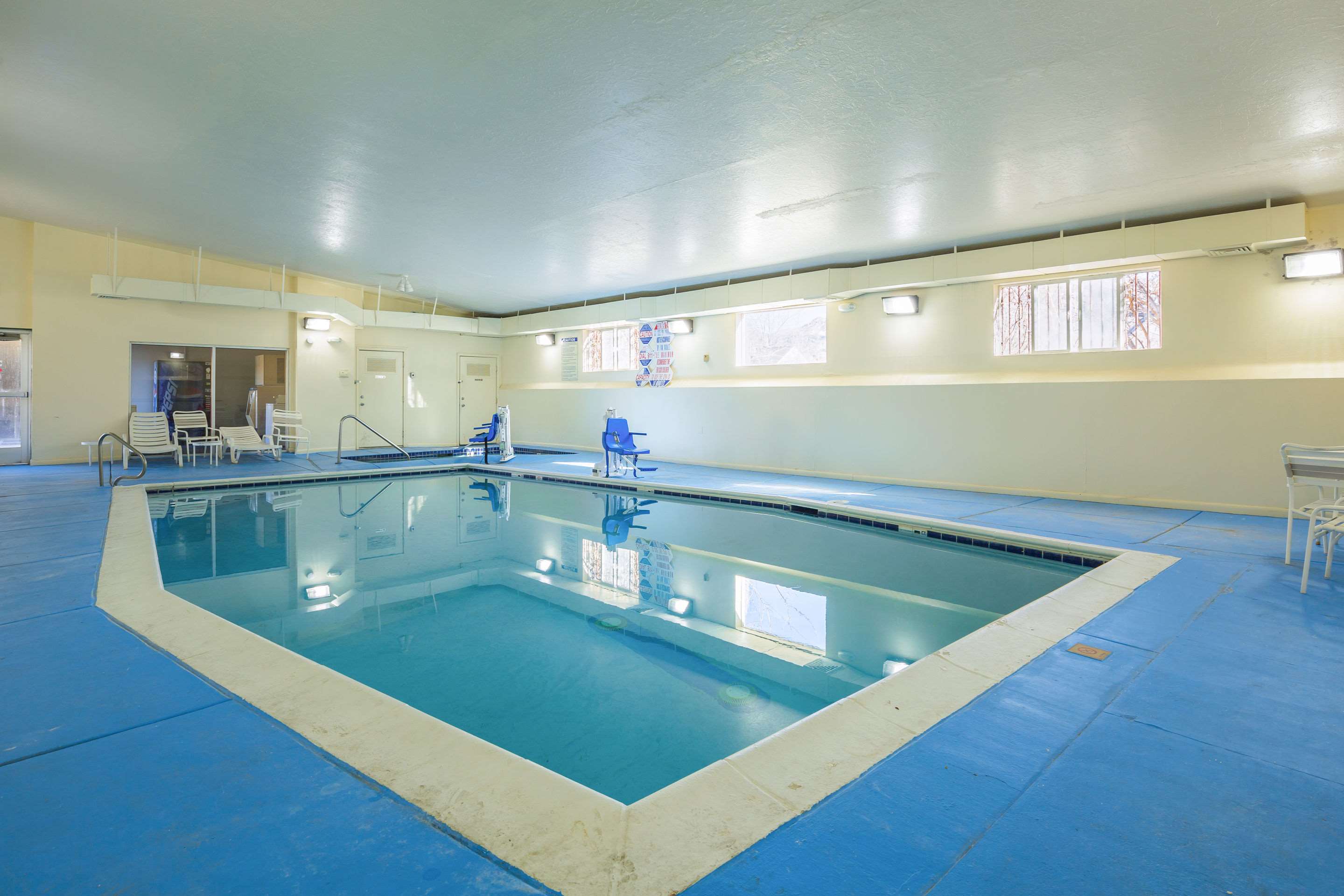 Indoor pool | Rodeway Inn Cedar City