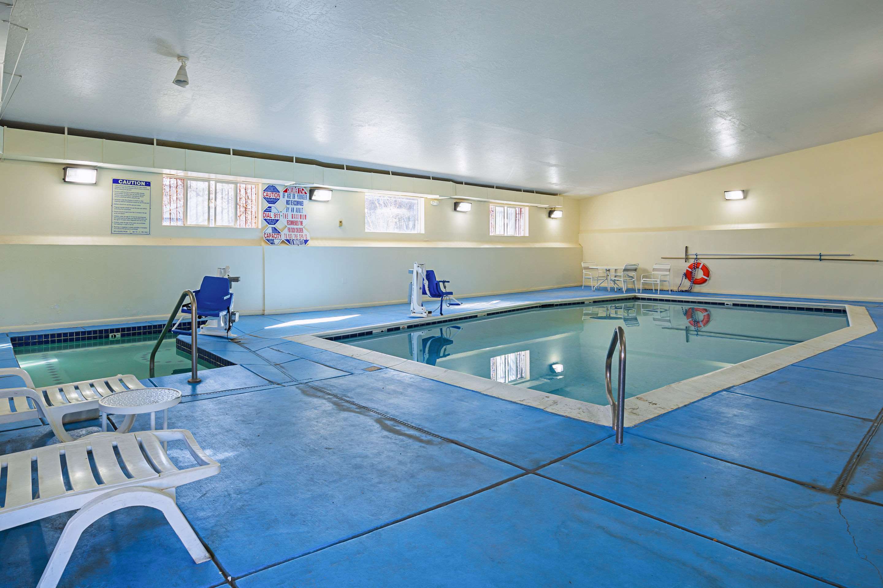 Indoor pool | Rodeway Inn Cedar City