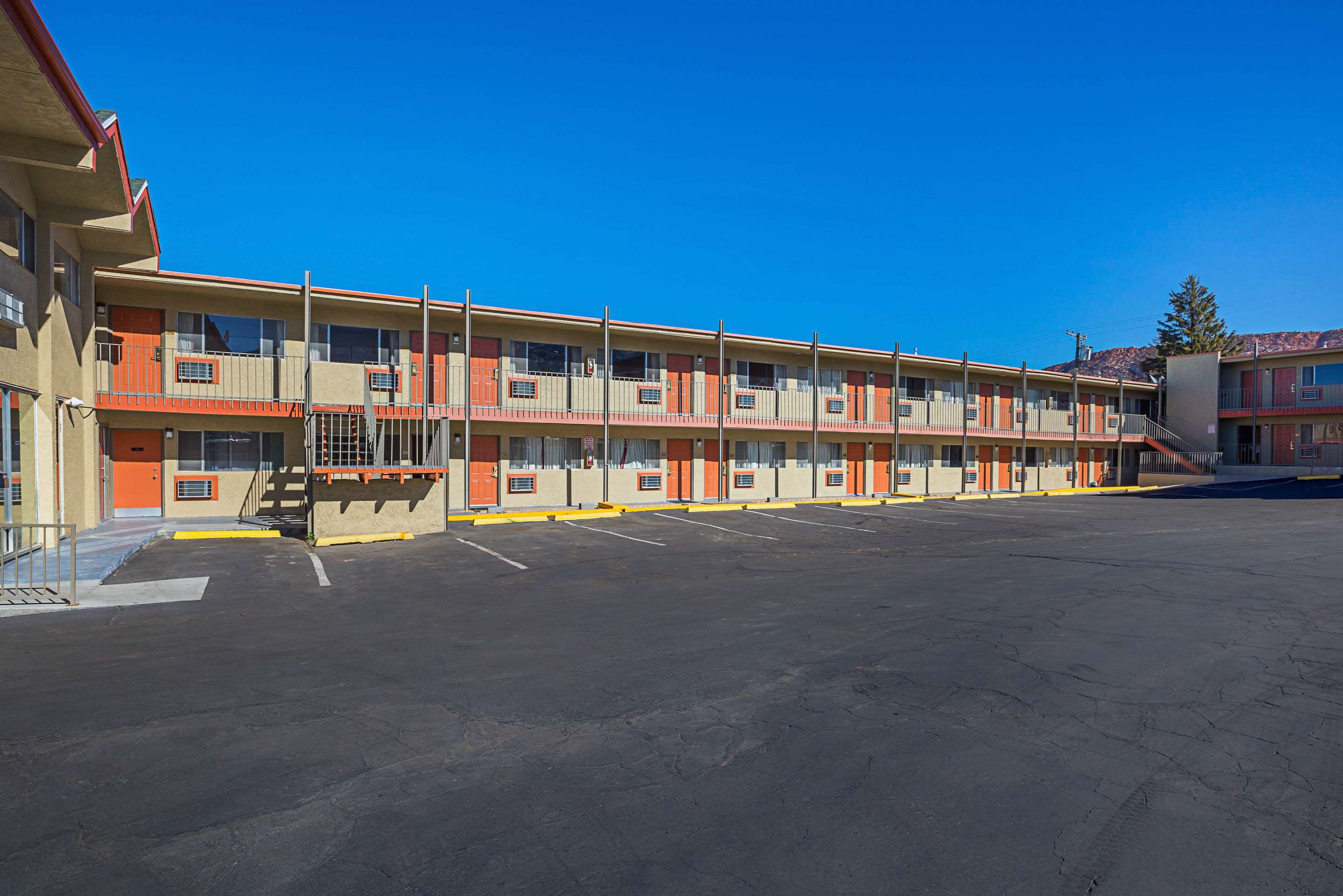 Hotel exterior | Rodeway Inn Cedar City