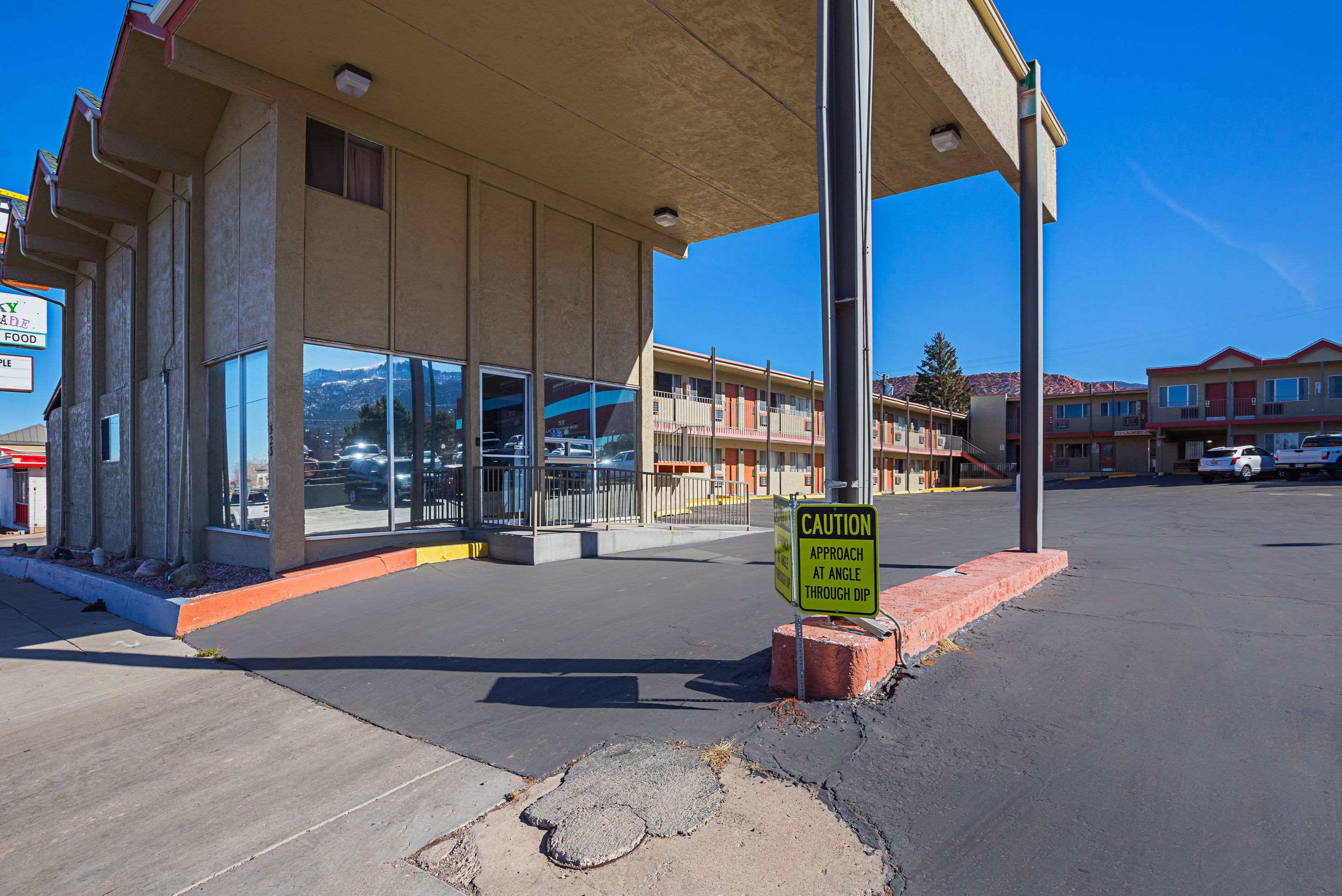 Hotel entrance | Rodeway Inn Cedar City