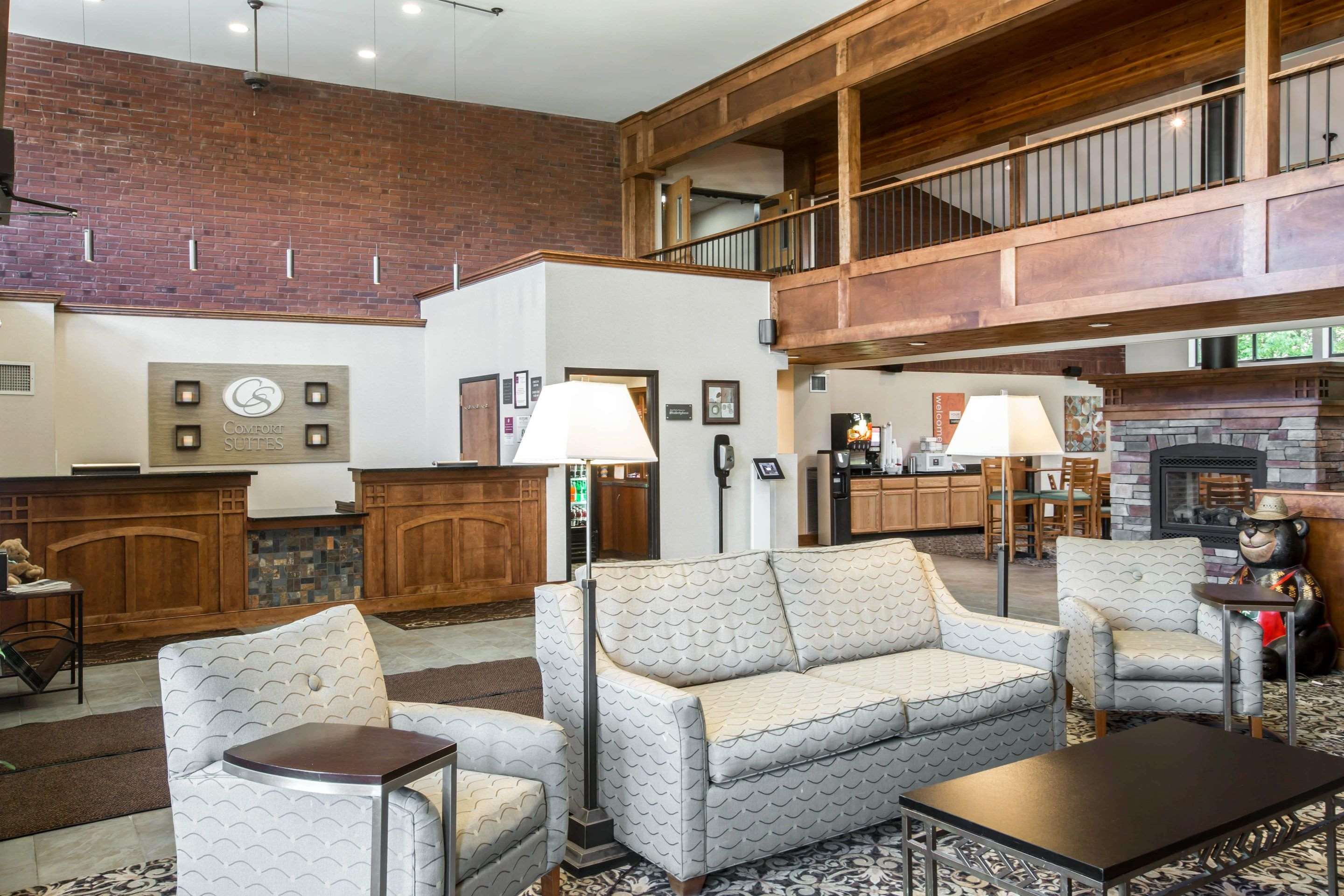 Lobby with sitting area