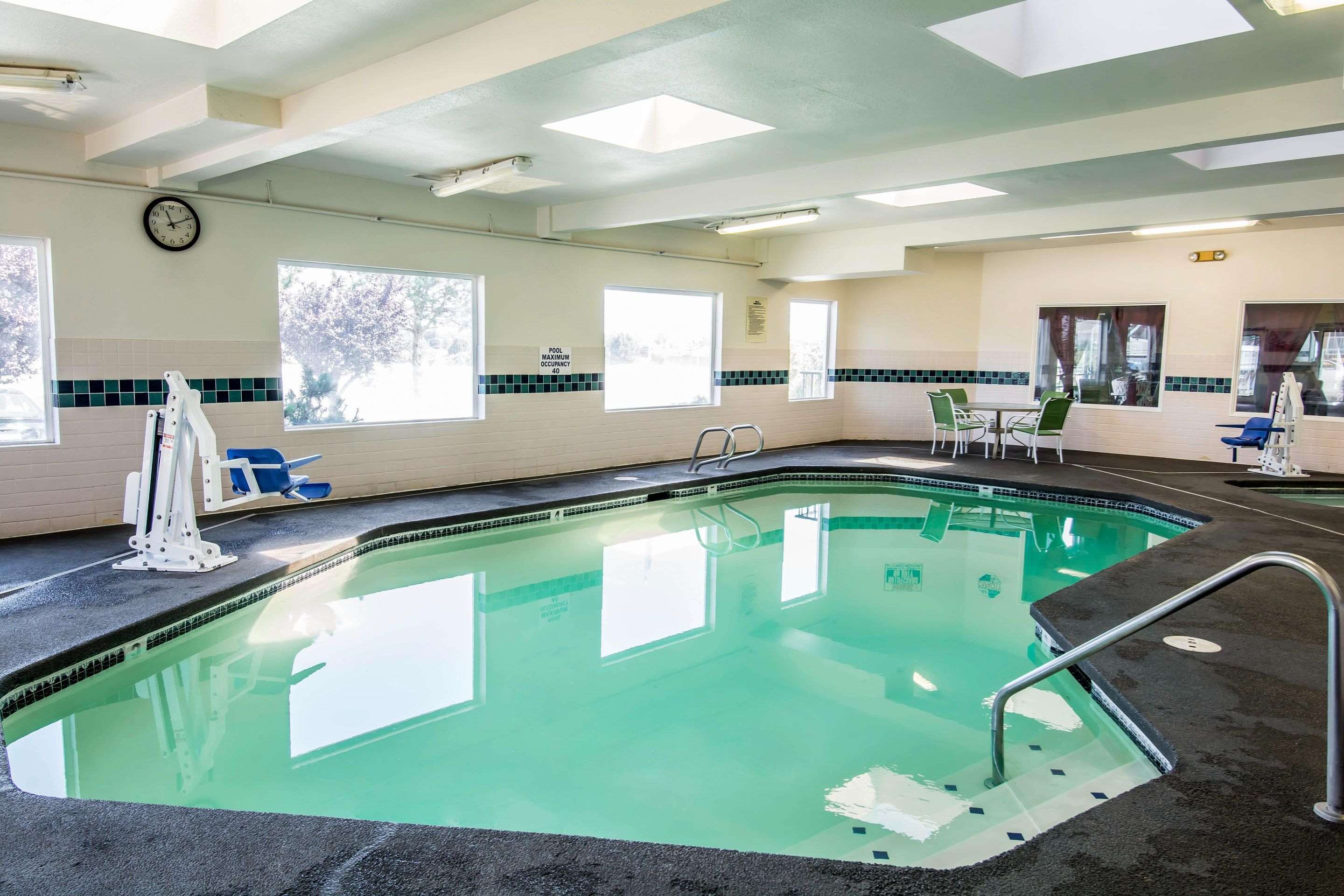 Indoor heated pool | Quality Inn Kennewick