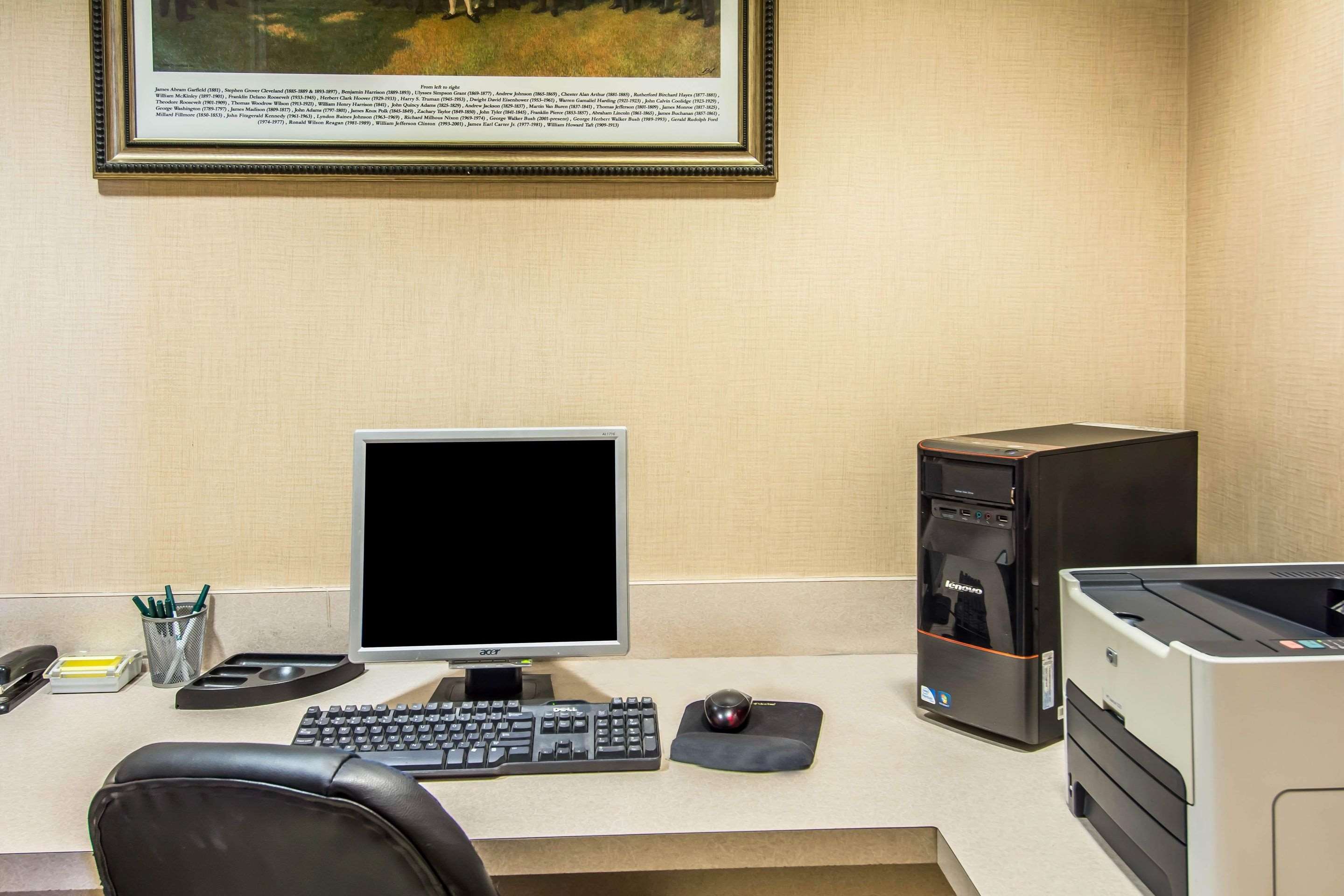 Business center with high-speed Internet access | Quality Inn Kennewick