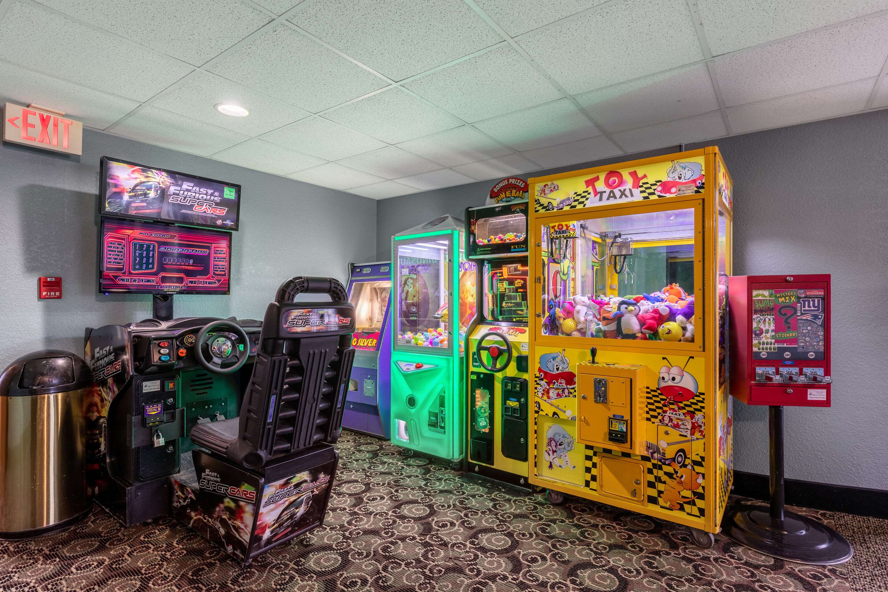Game room | Clarion Hotel and Convention Center