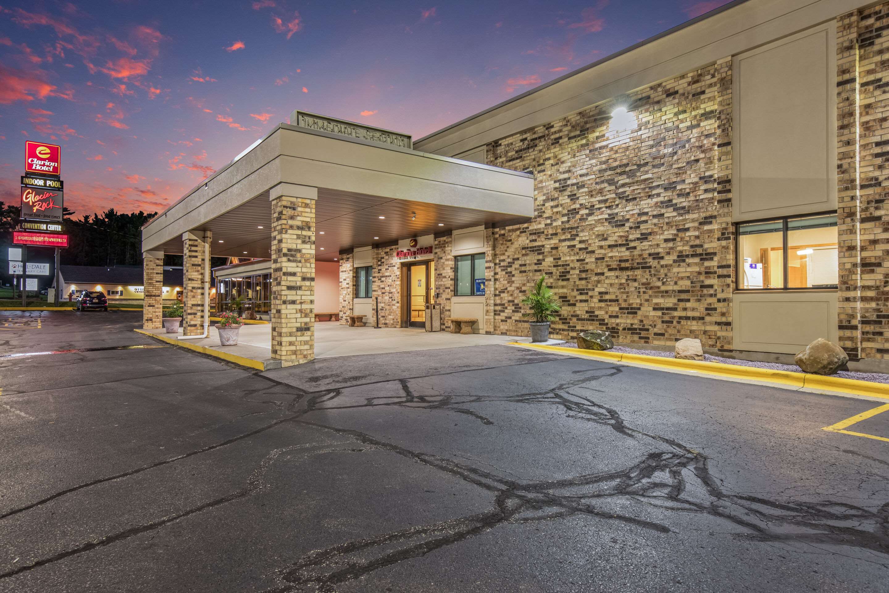 Twilight | Clarion Hotel and Convention Center
