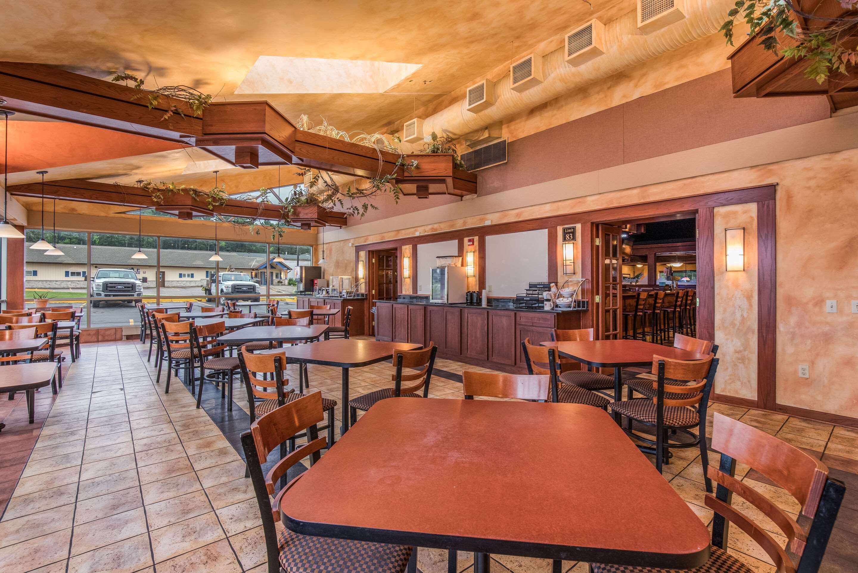Breakfast area | Clarion Hotel and Convention Center