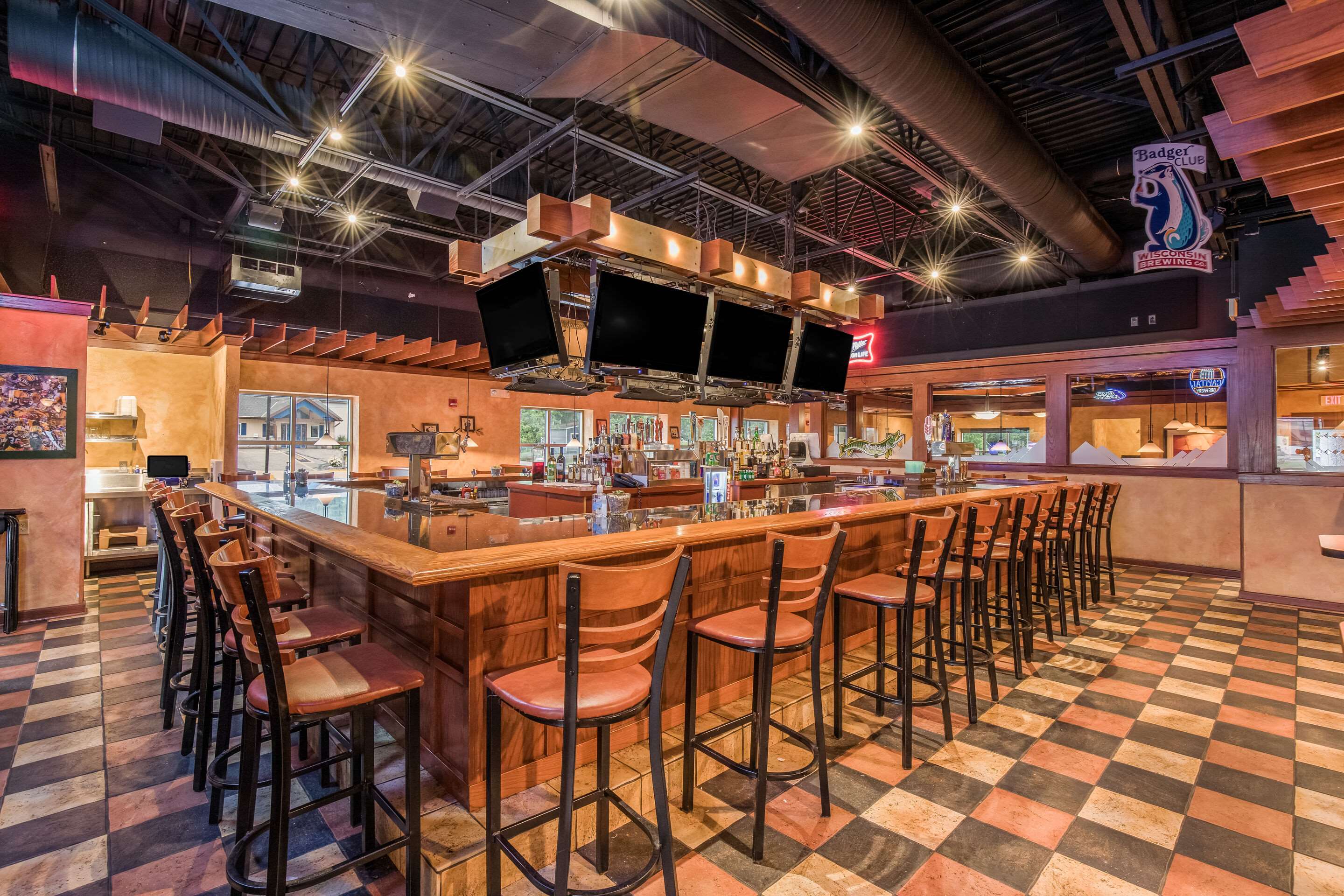 Hotel bar | Clarion Hotel and Convention Center