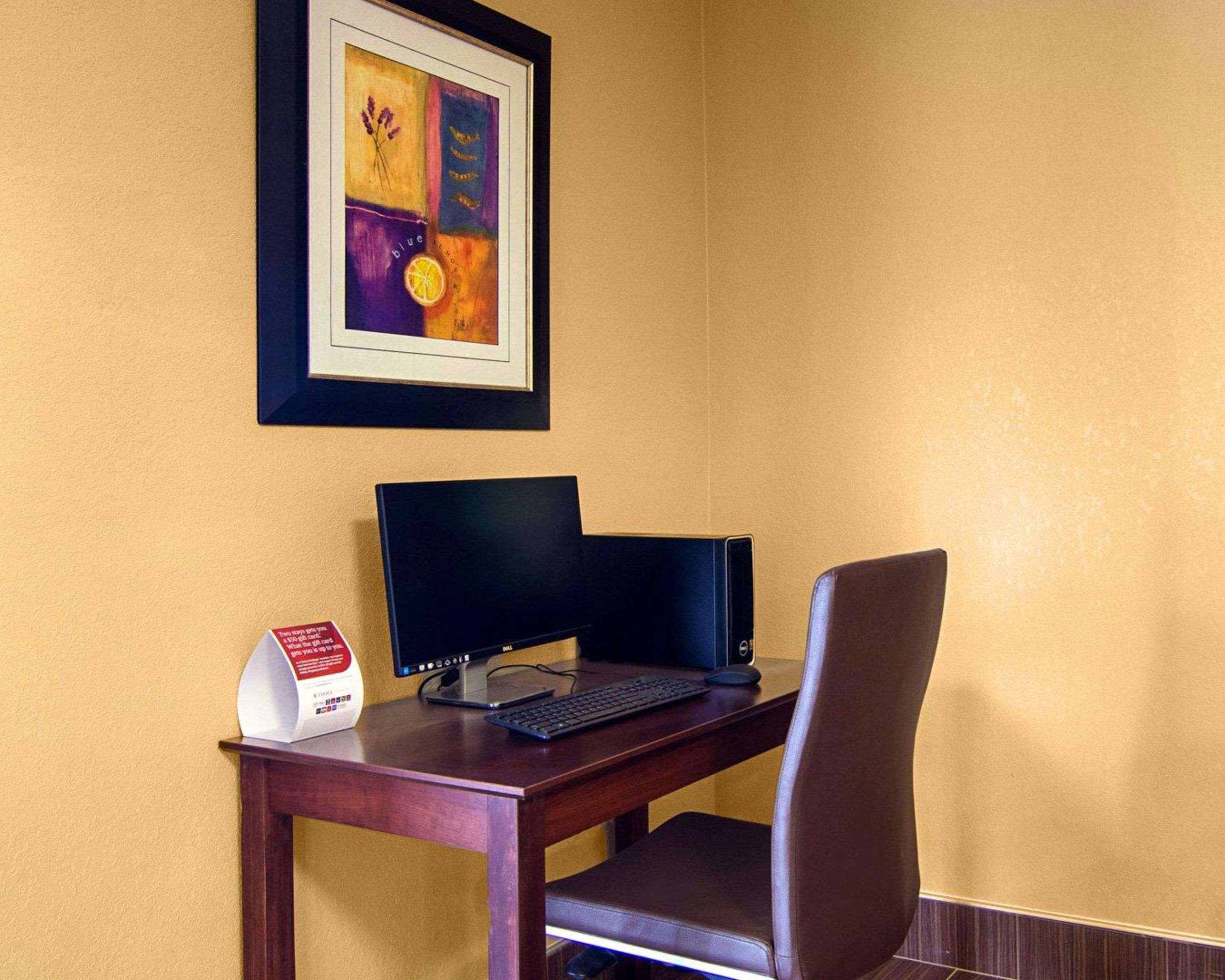 Business center with high-speed Internet access | Quality Inn -Sturtevant