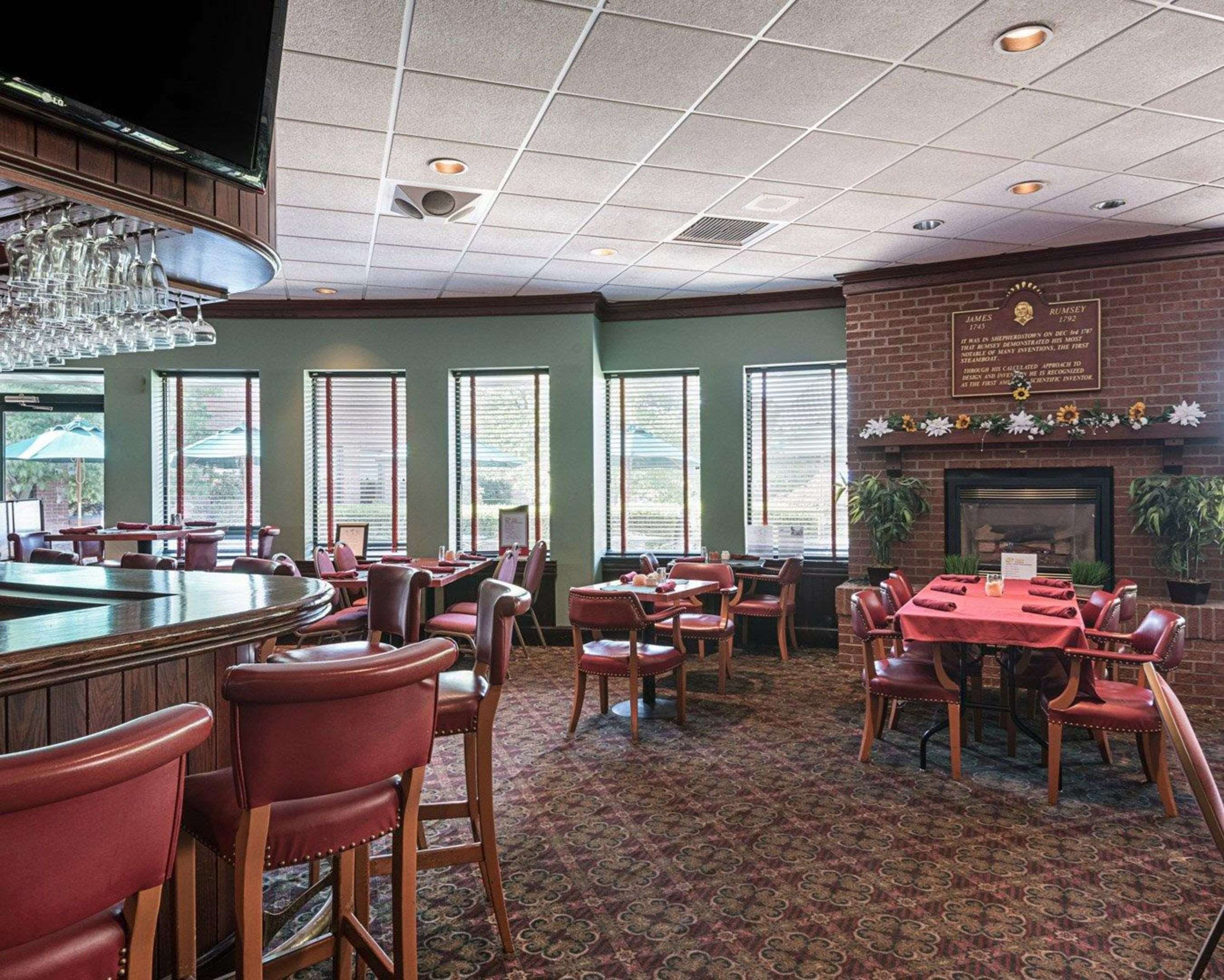 Restaurant and cocktail lounge