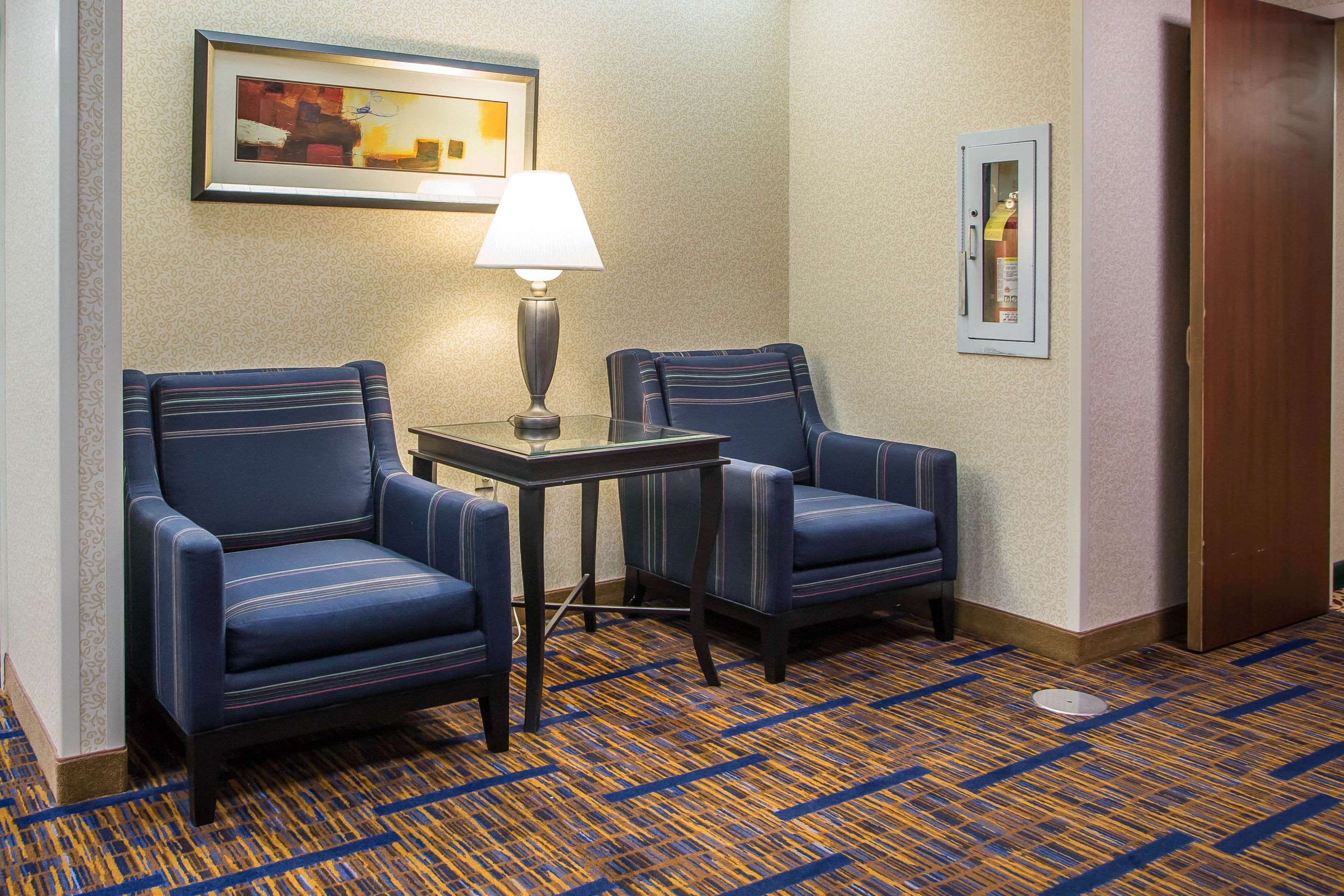 Hotel lobby | Clarion Inn