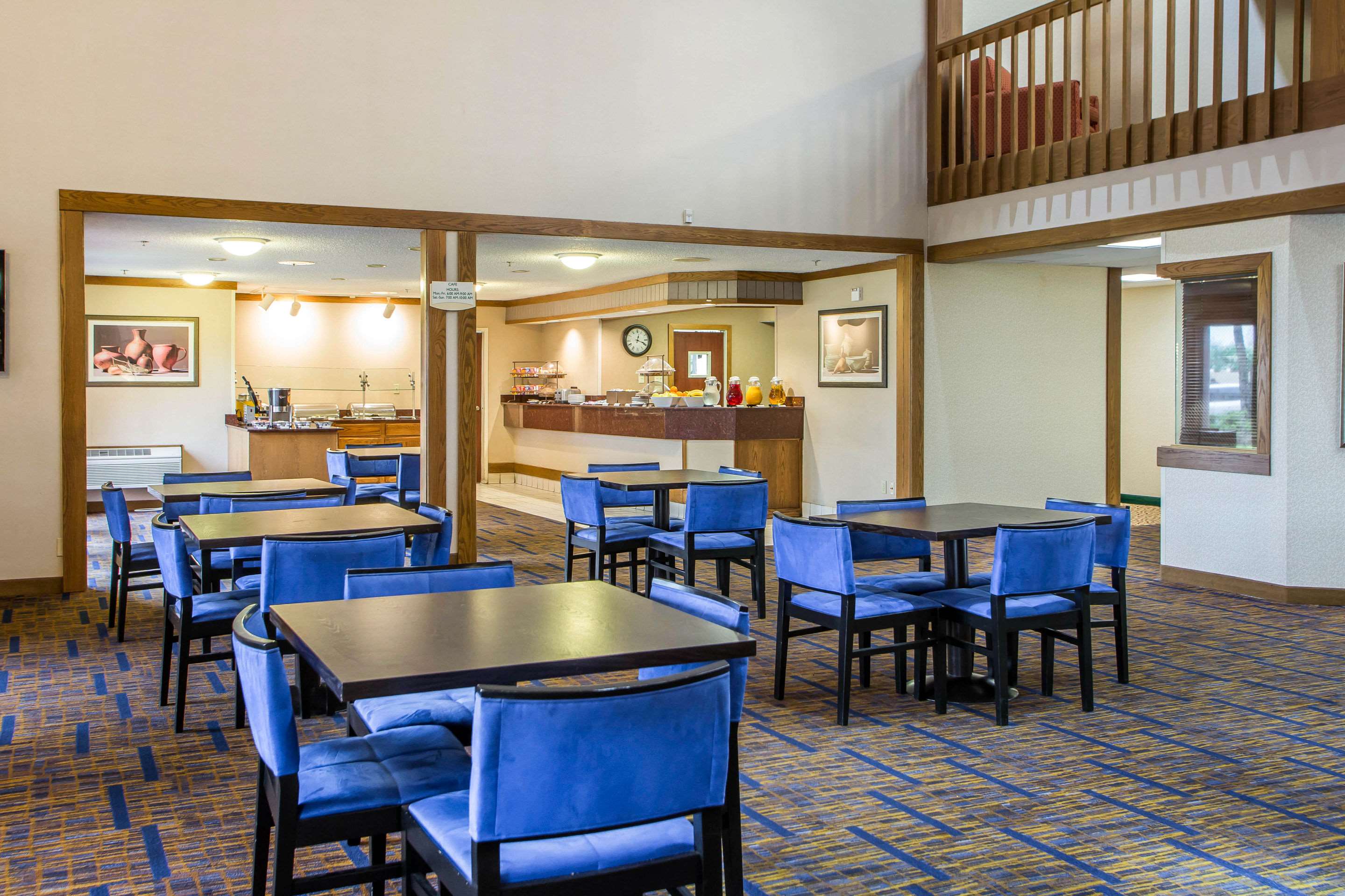 Breakfast area | Clarion Inn