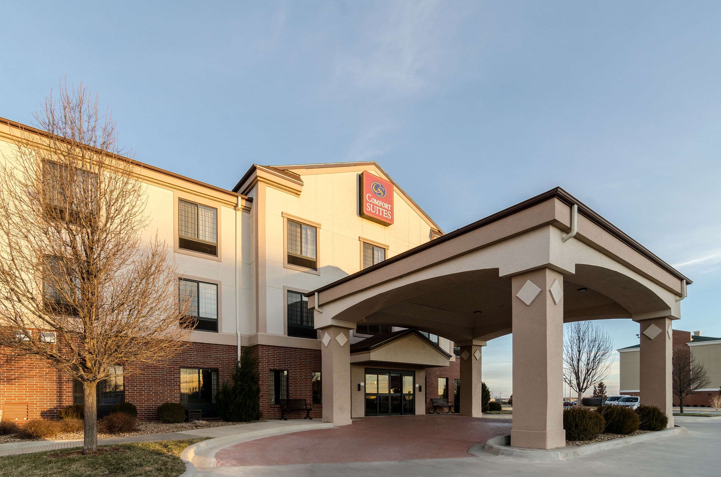Kansas hotel exterior | Baymont by Wyndham Pratt