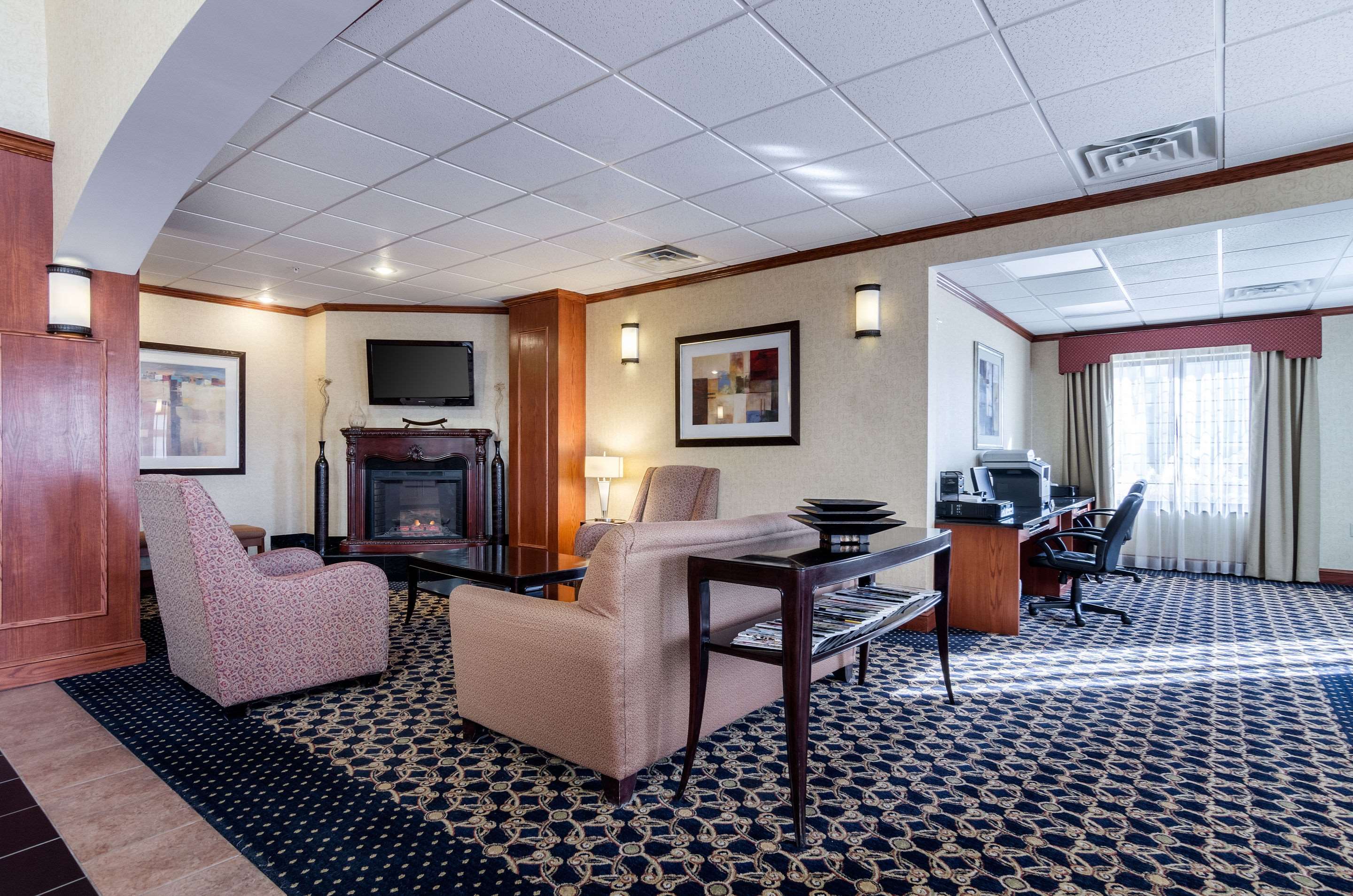 Spacious hotel lobby | Baymont by Wyndham Pratt