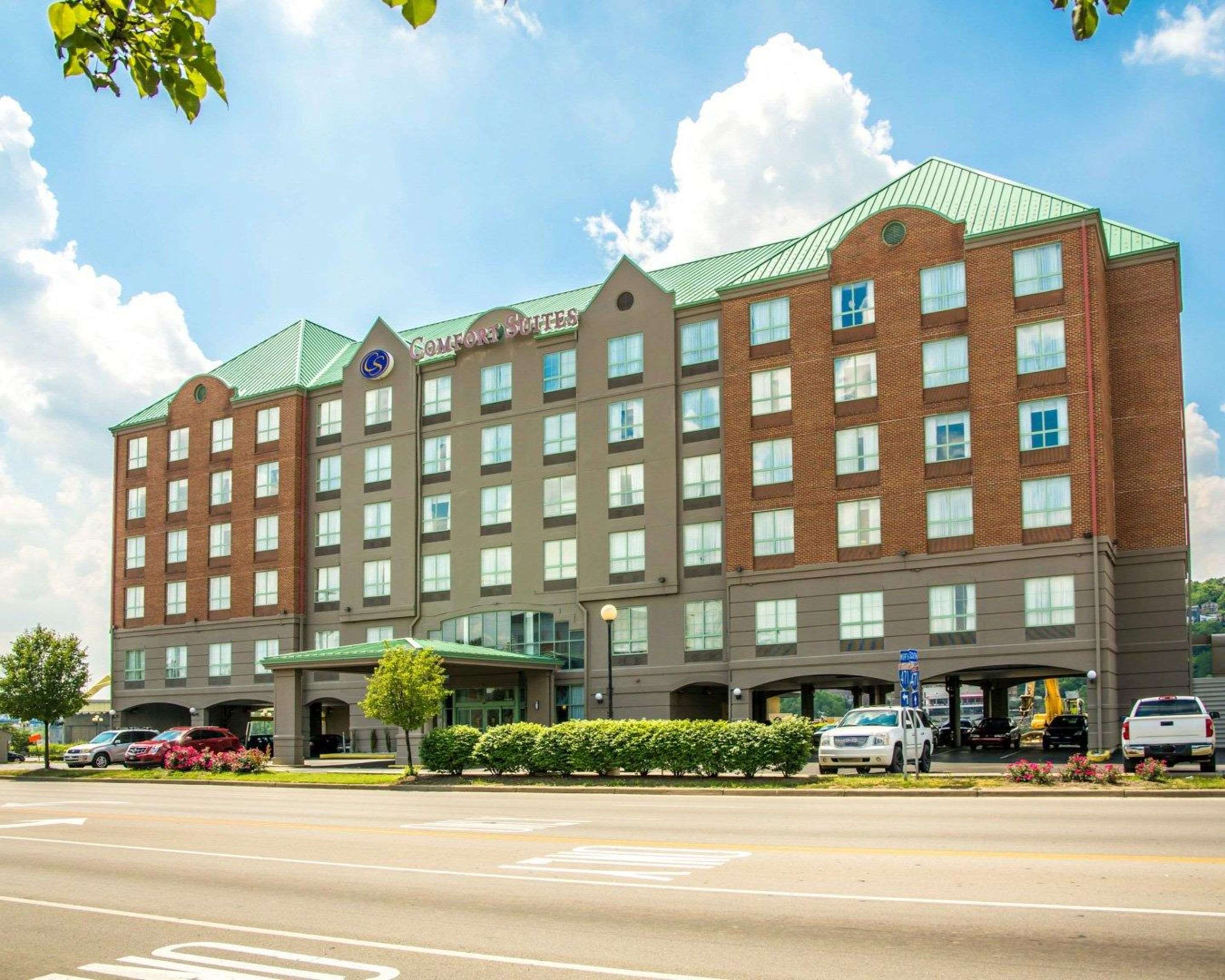 Comfort Suites in Newport, KY | Fairfield by Marriott Inn & Suites Newport Cincinnati