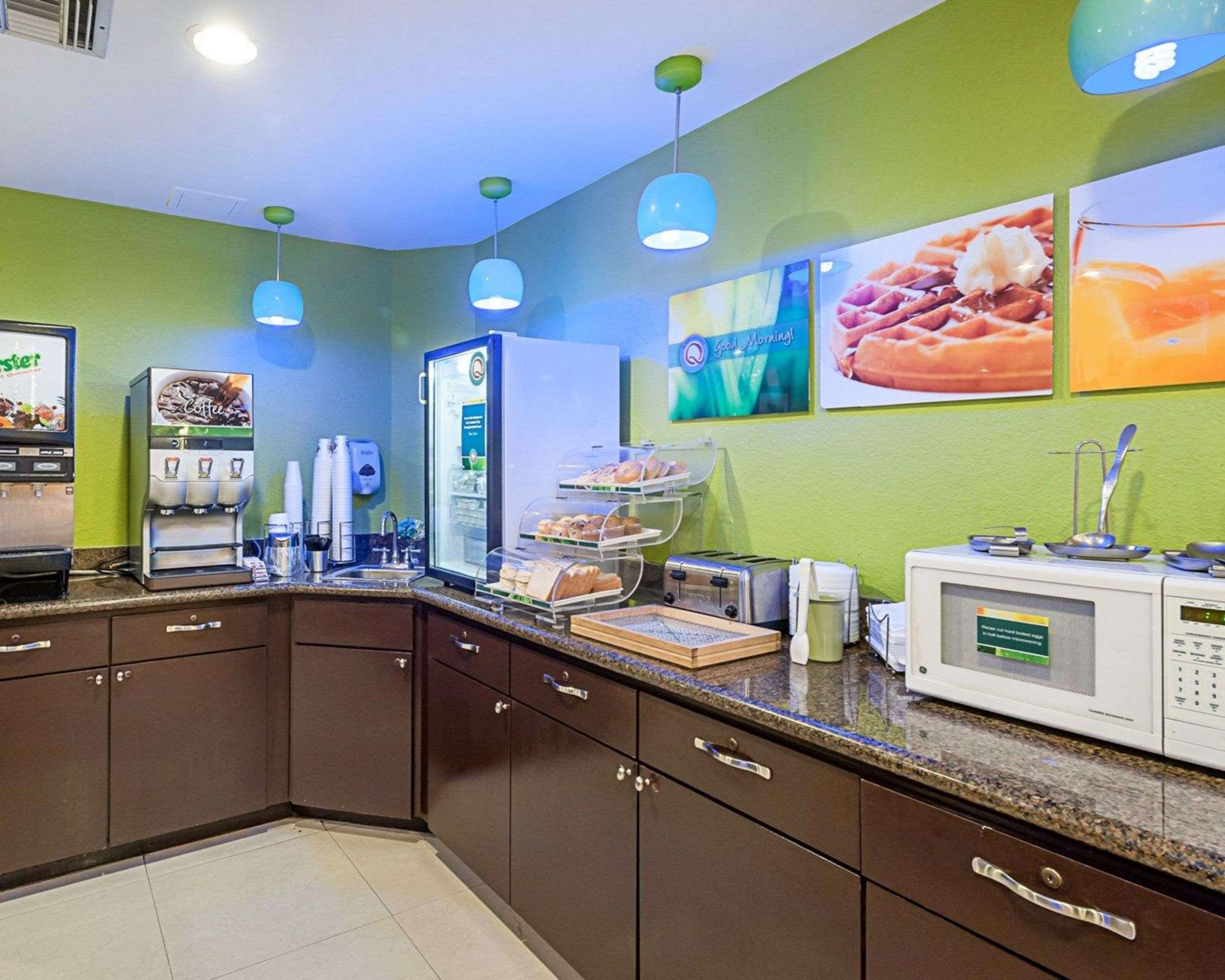 Breakfast counter