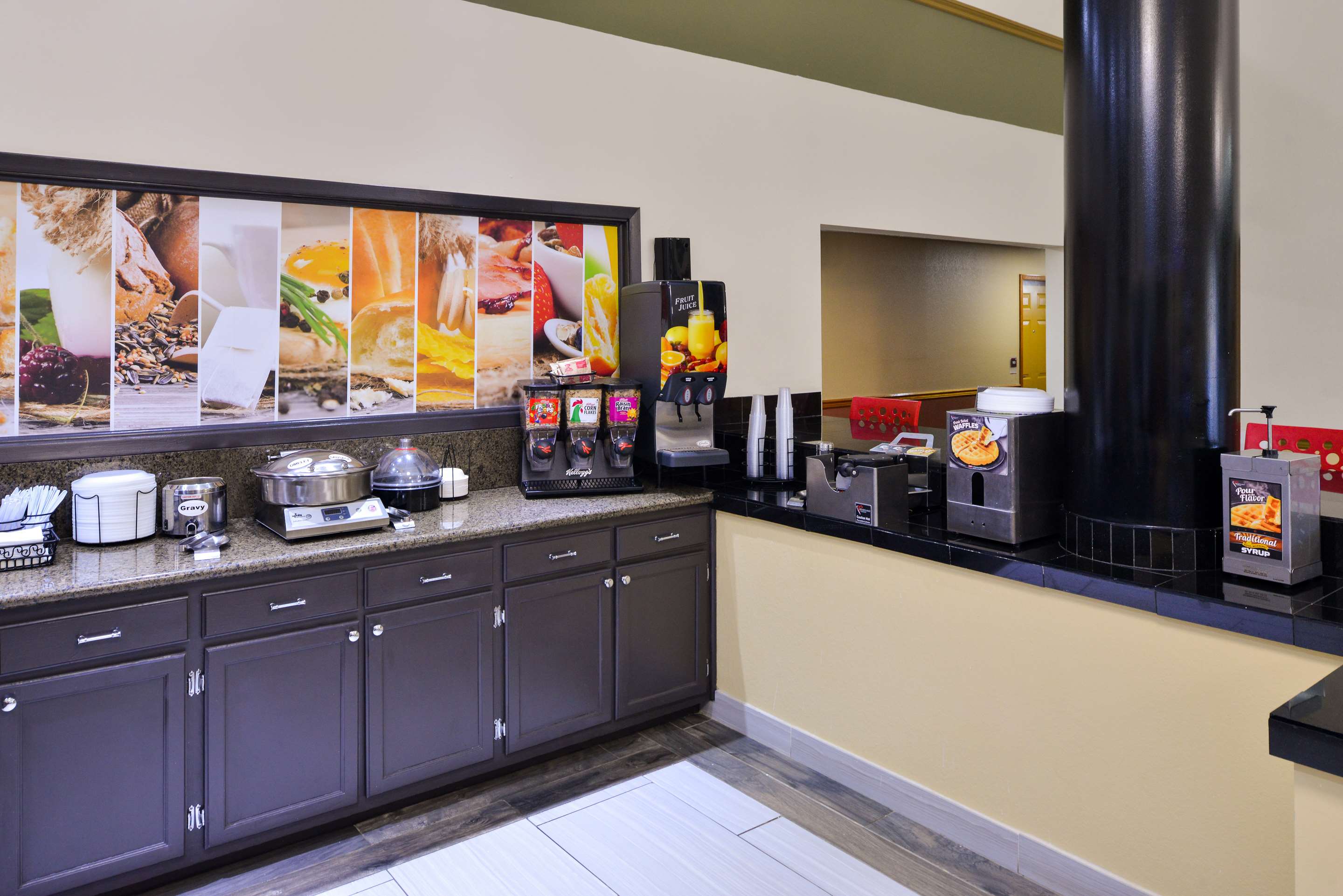 Breakfast Area | Americas Best Value Inn & Suites Clinton Jackson