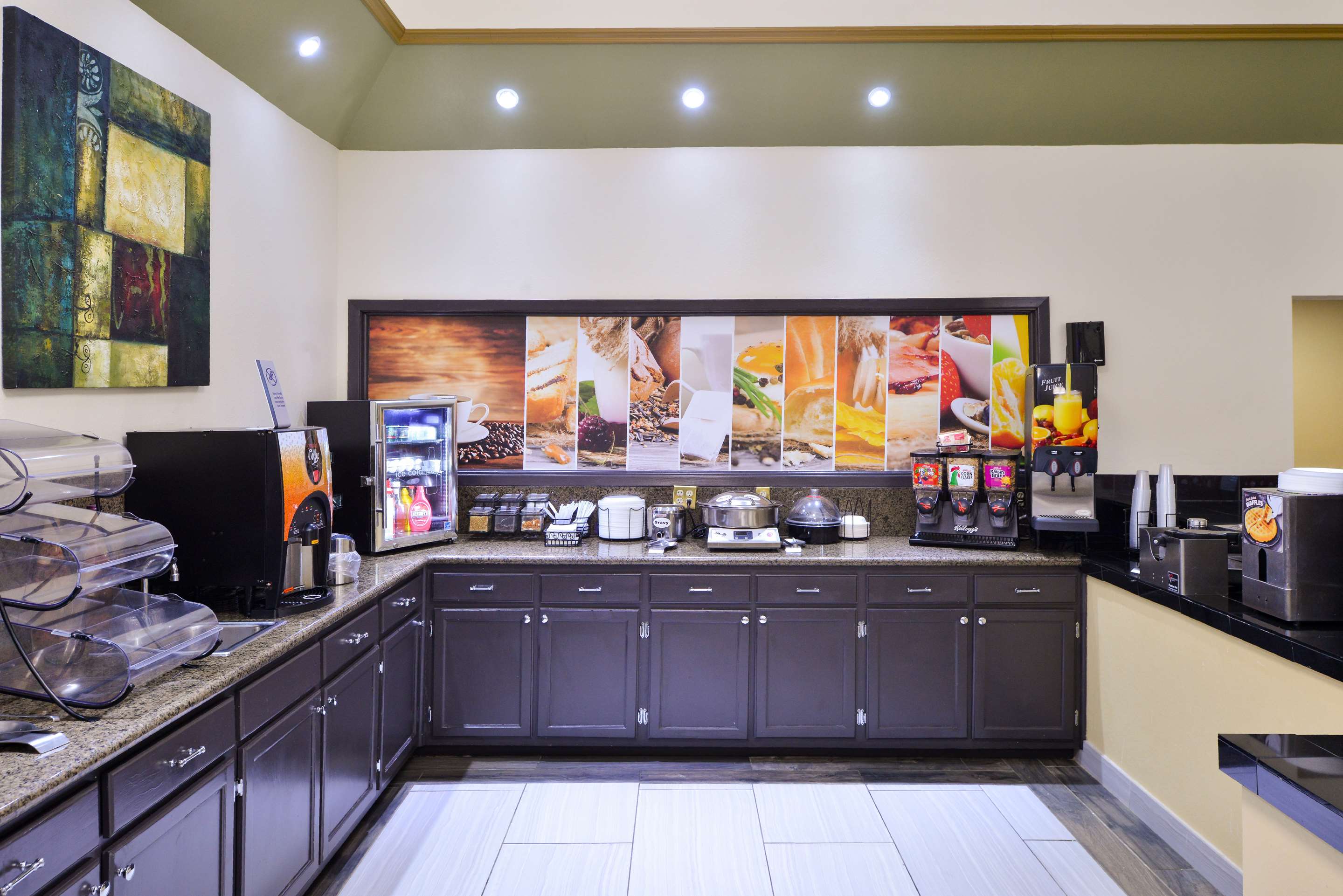 Breakfast Area | Americas Best Value Inn & Suites Clinton Jackson