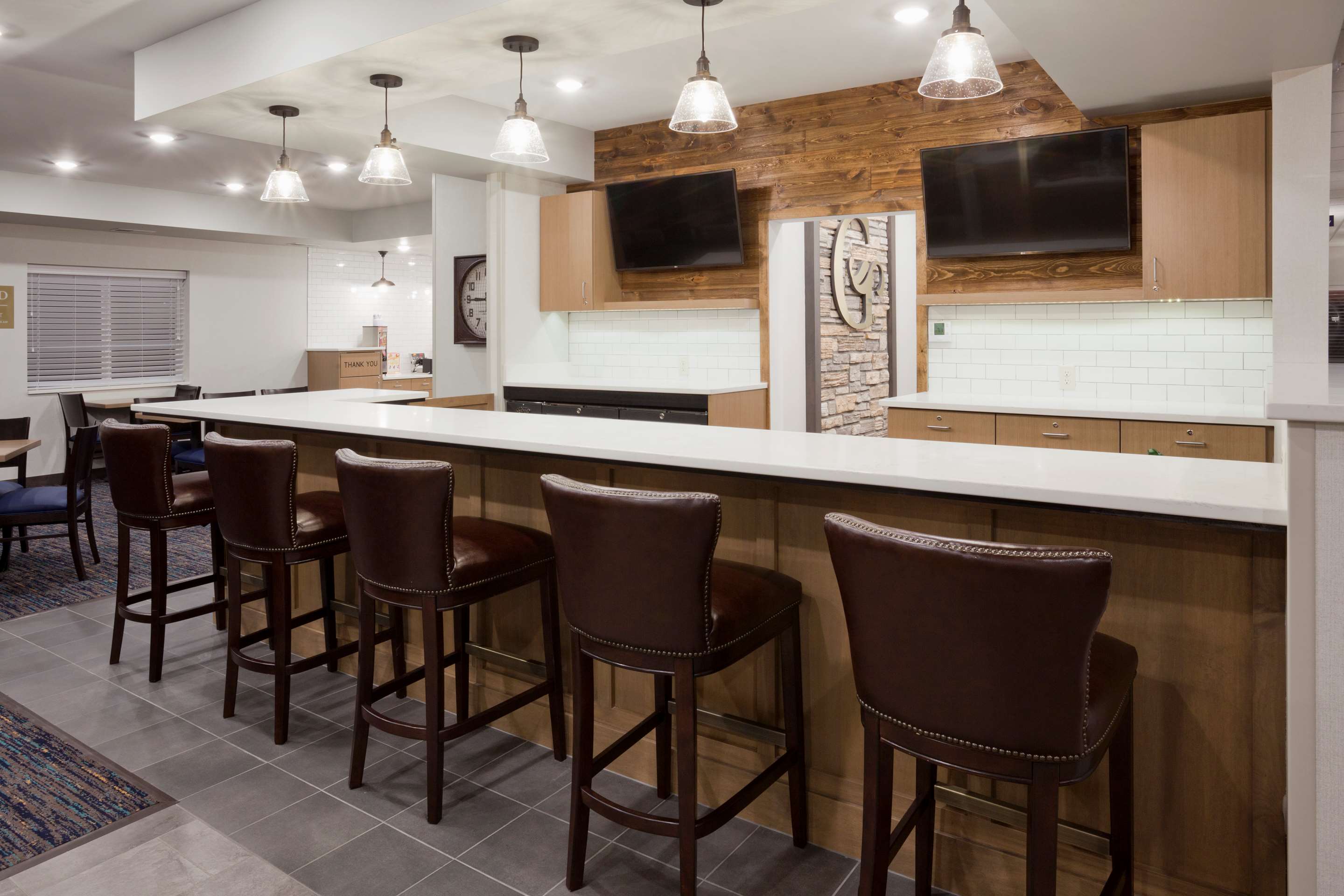 GrandStay Cannon Falls Lounge | GrandStay Cannon Falls