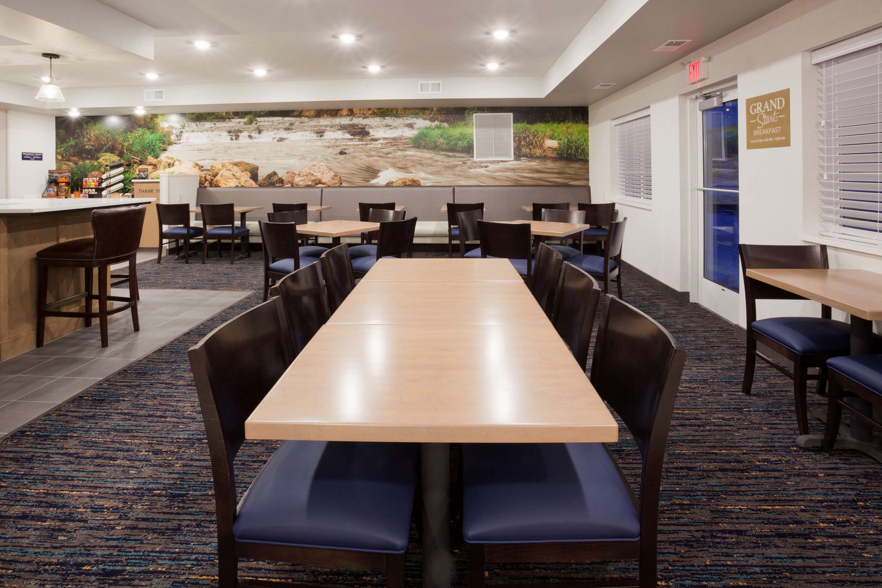 GrandStay Cannon Falls Breakfast Sea | GrandStay Cannon Falls