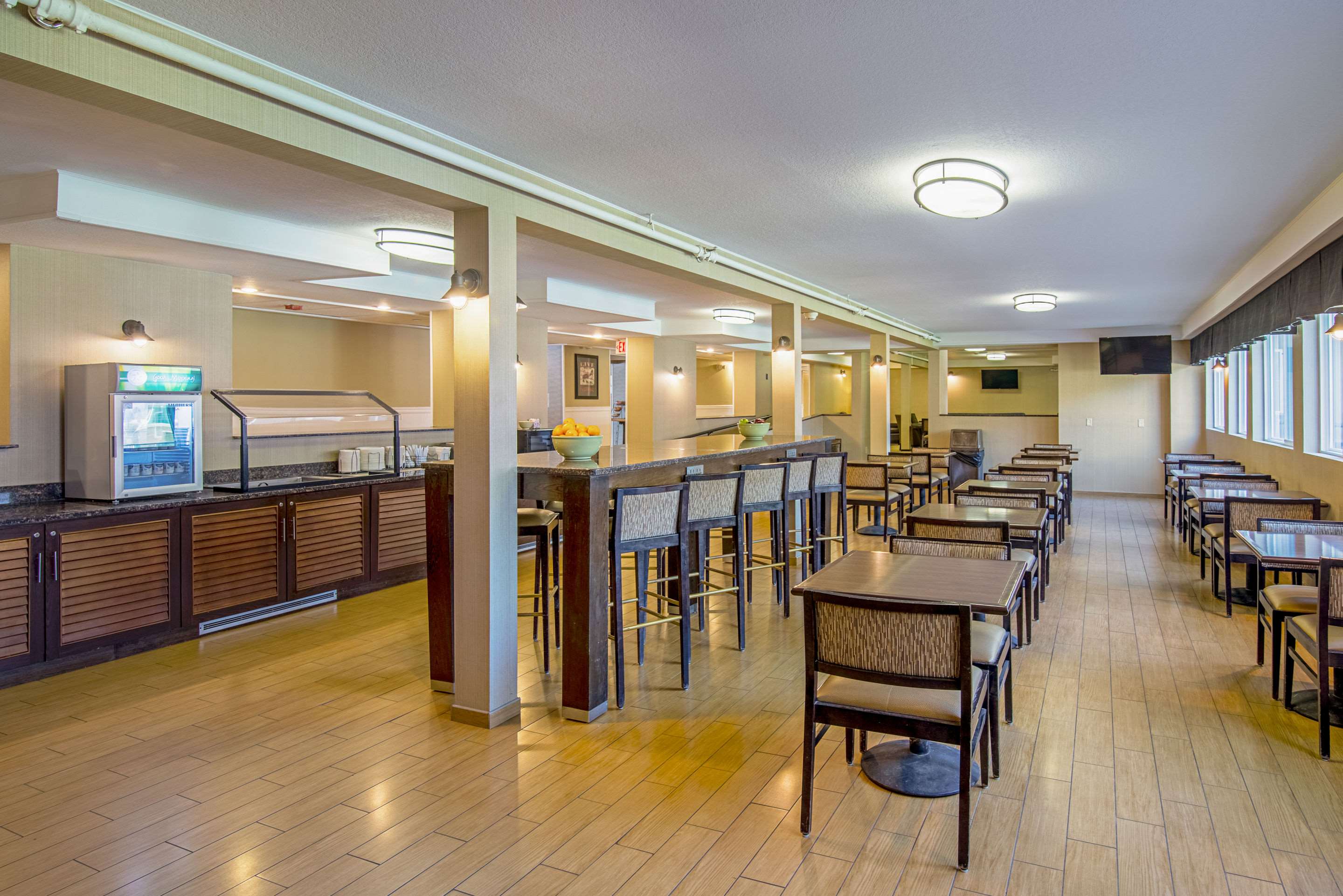 Breakfast area | Quality Inn Williston