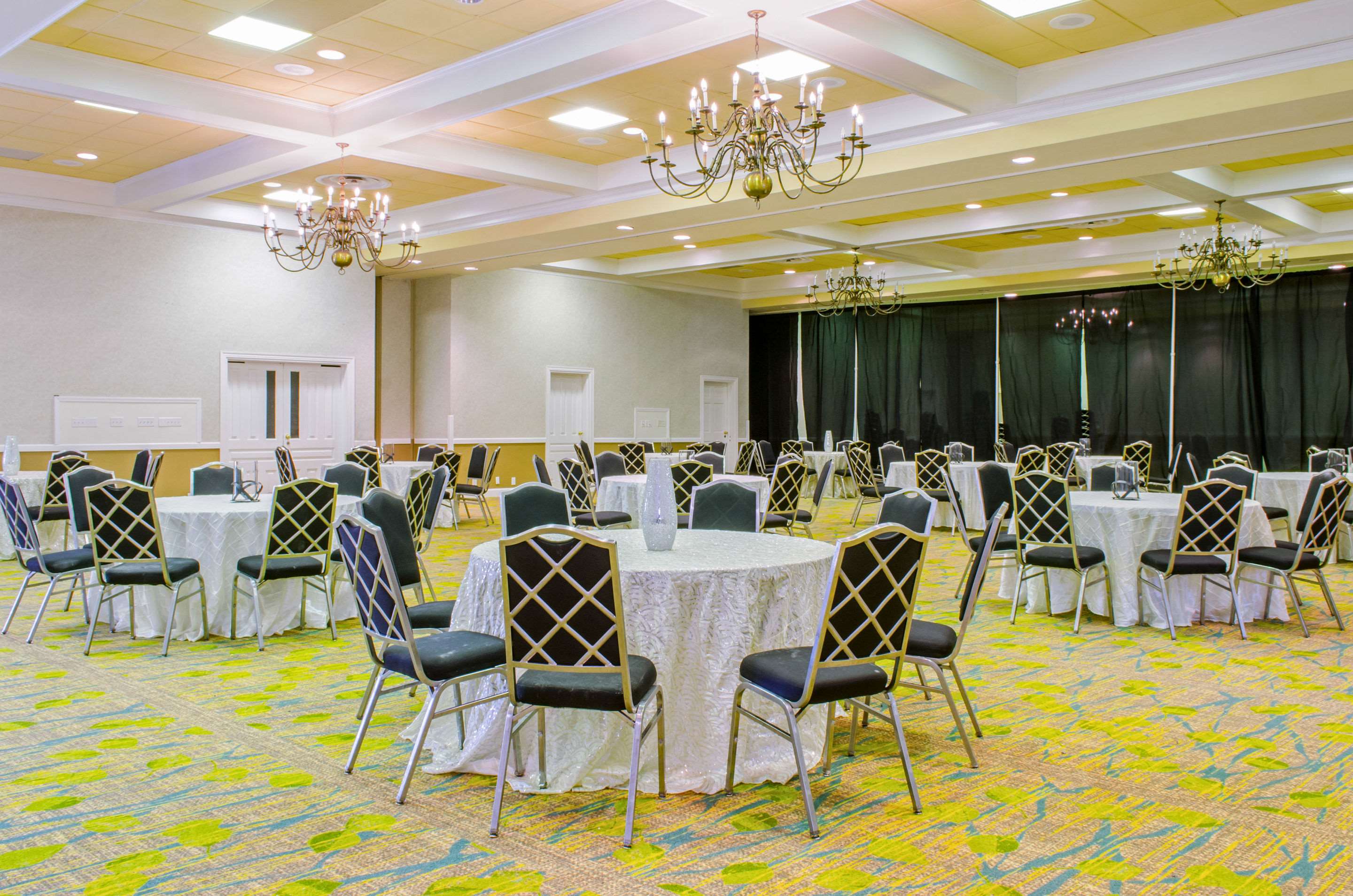 Large space for receptions, parties, anniversaries, and business | Quality Inn & Suites