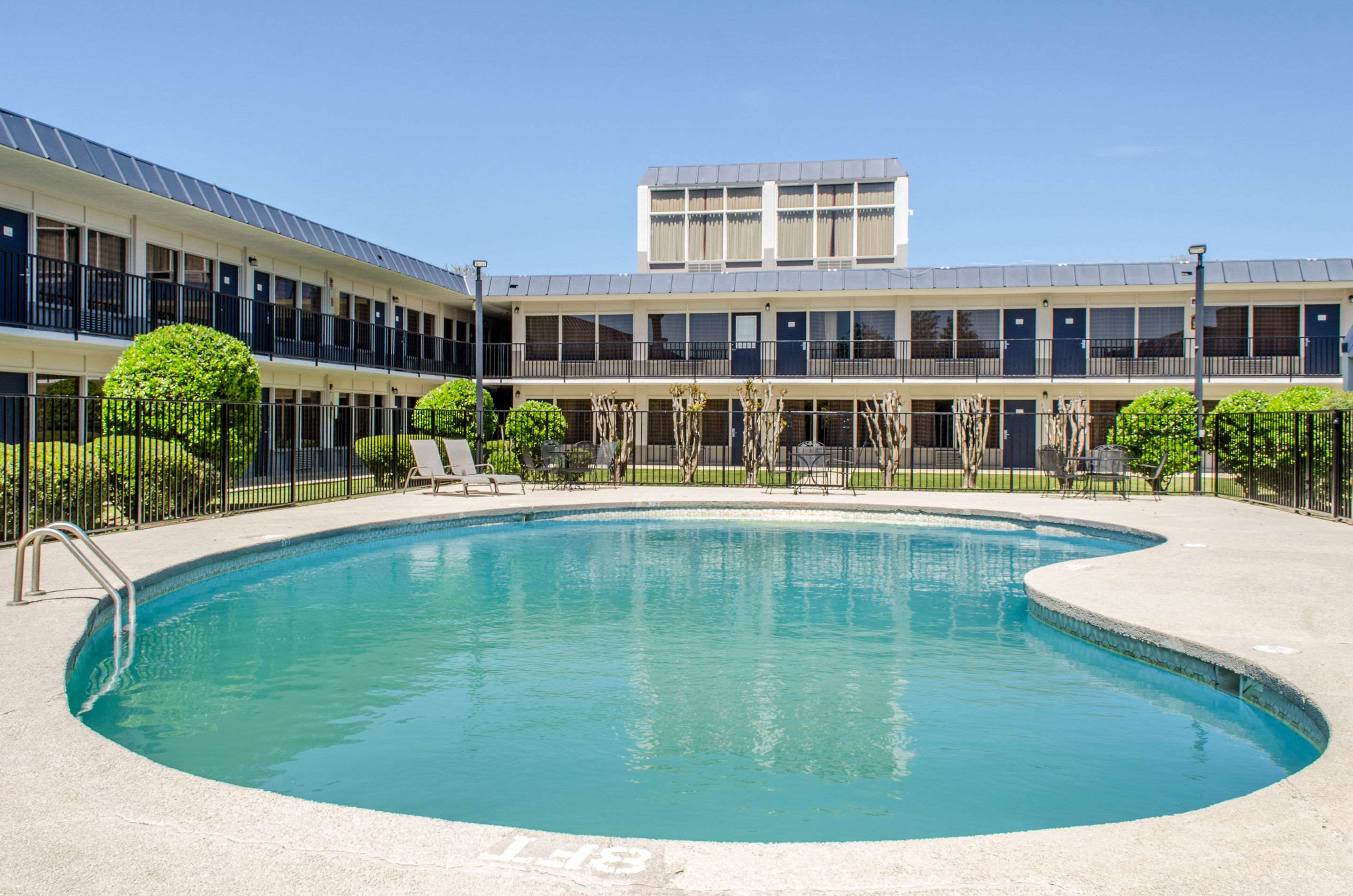 Outdoor pool | Quality Inn & Suites
