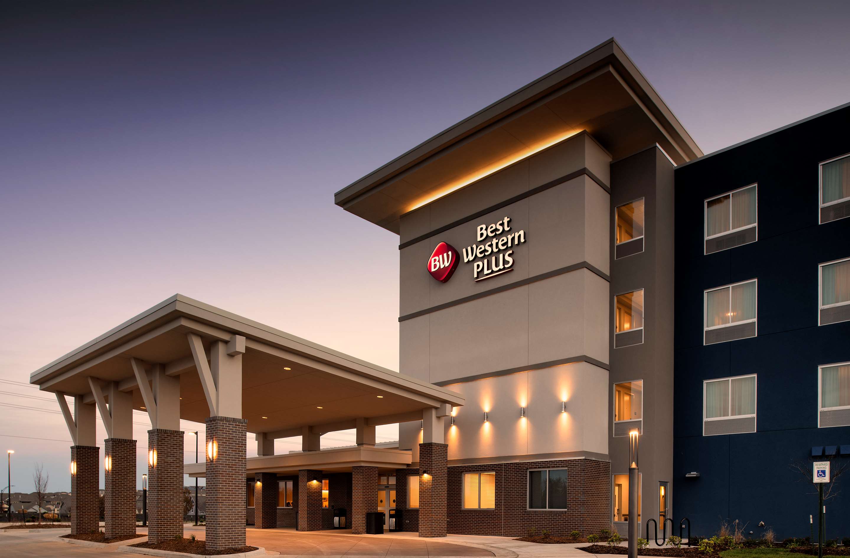 Best Western Plus West Lawrence Main Entrance | StoneHill Lawrence, Trademark Collection by Wyndham
