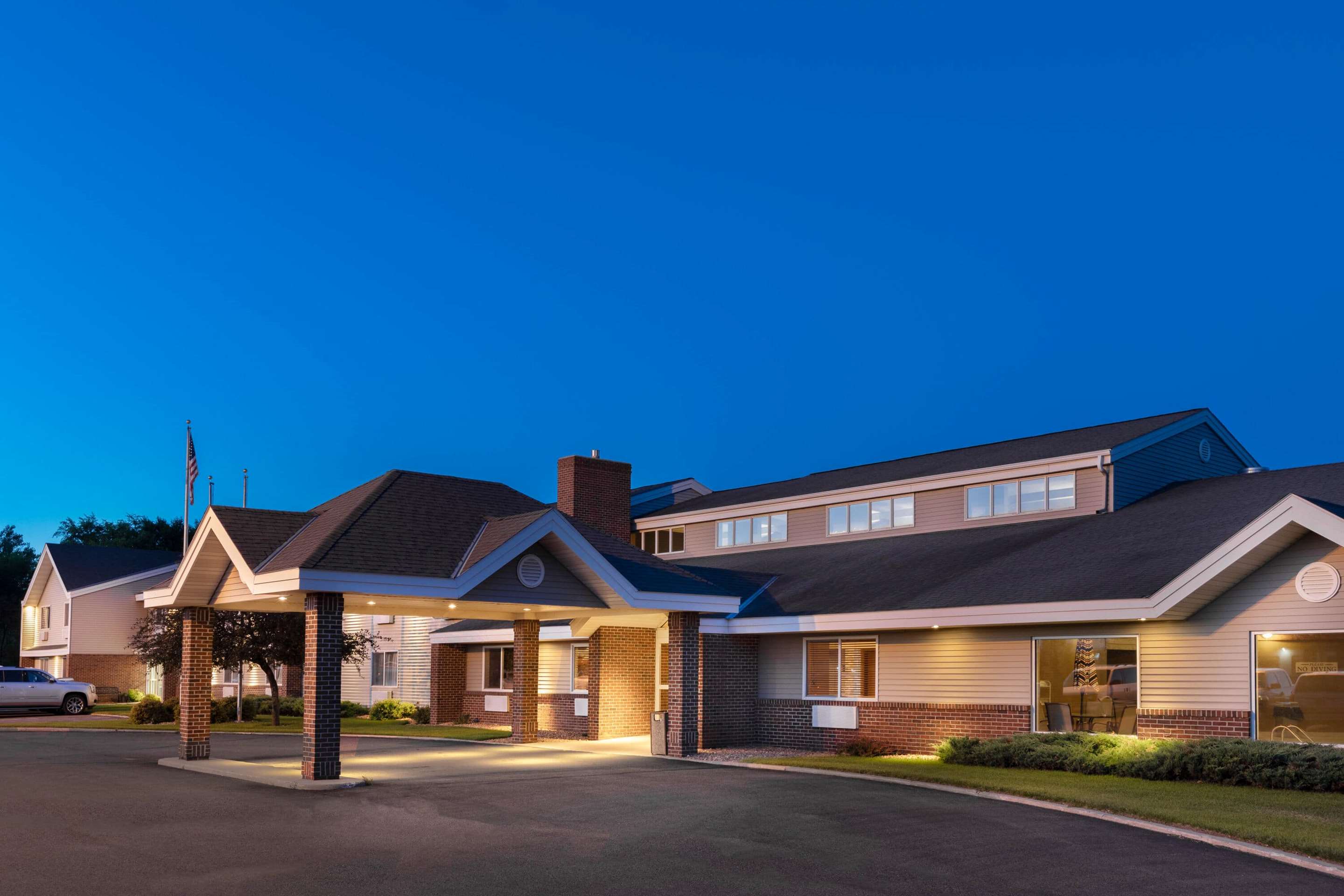 Exterior | AmericInn by Wyndham Litchfield