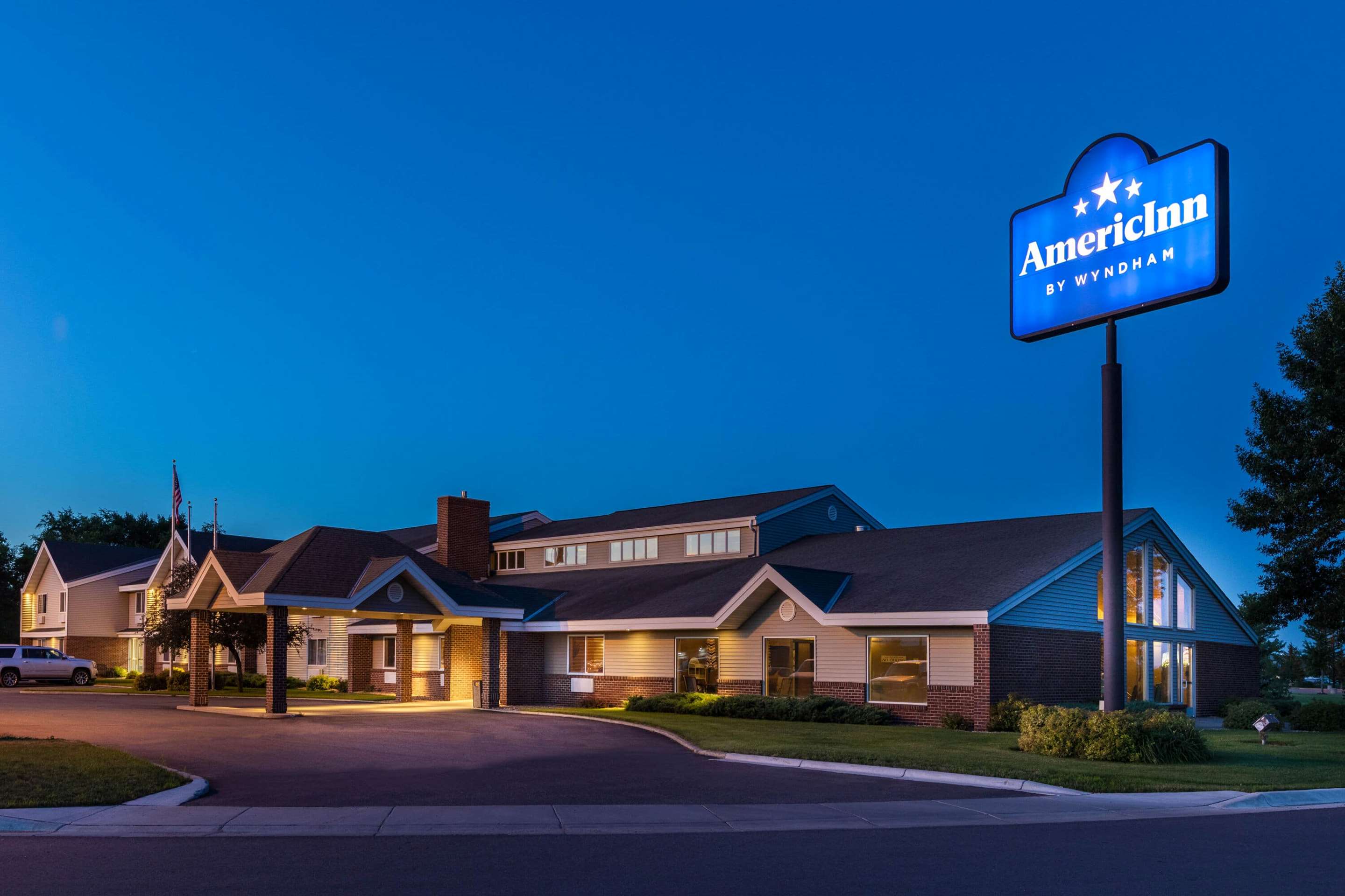 Exterior | AmericInn by Wyndham Litchfield