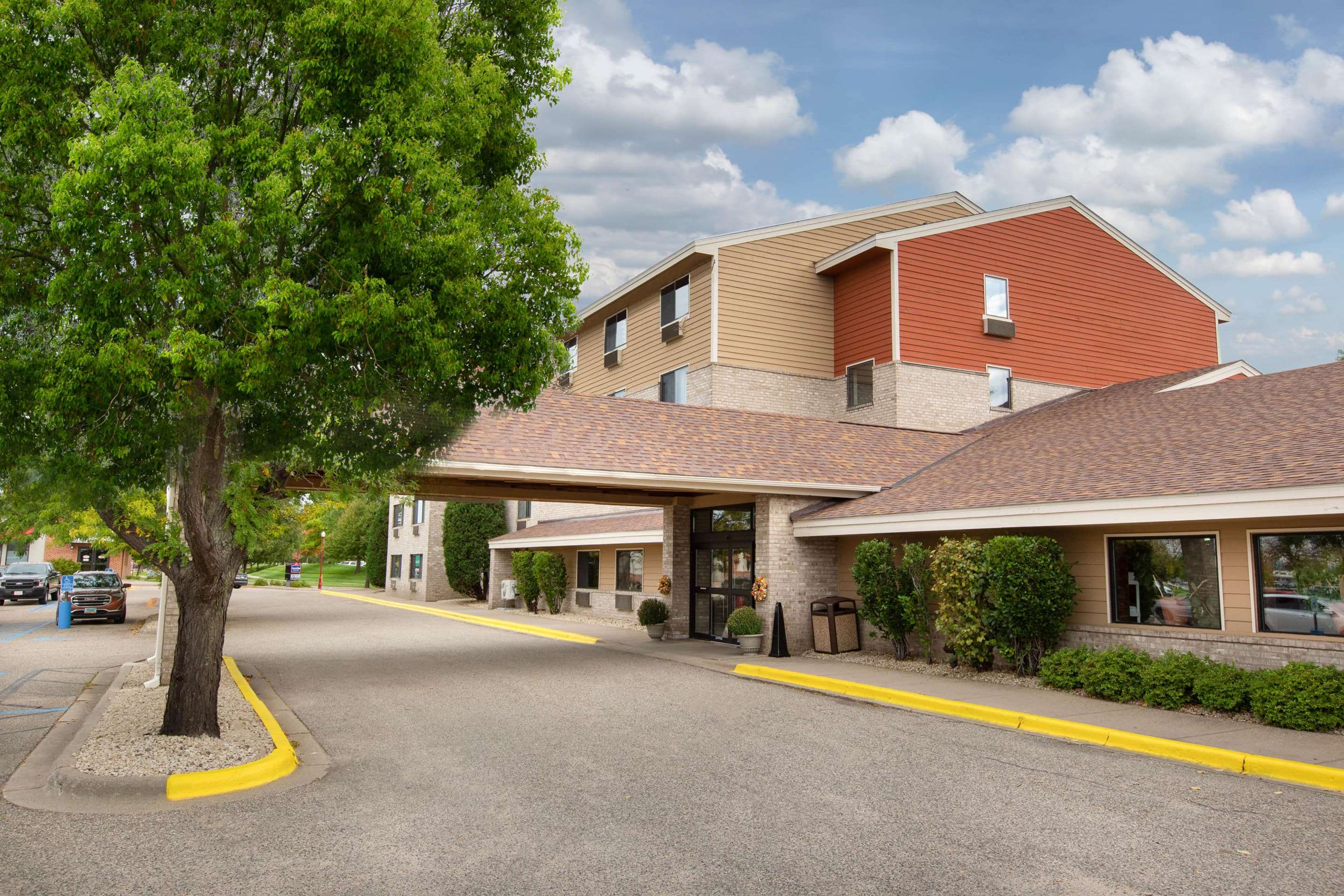 Exterior | AmericInn by Wyndham Apple Valley